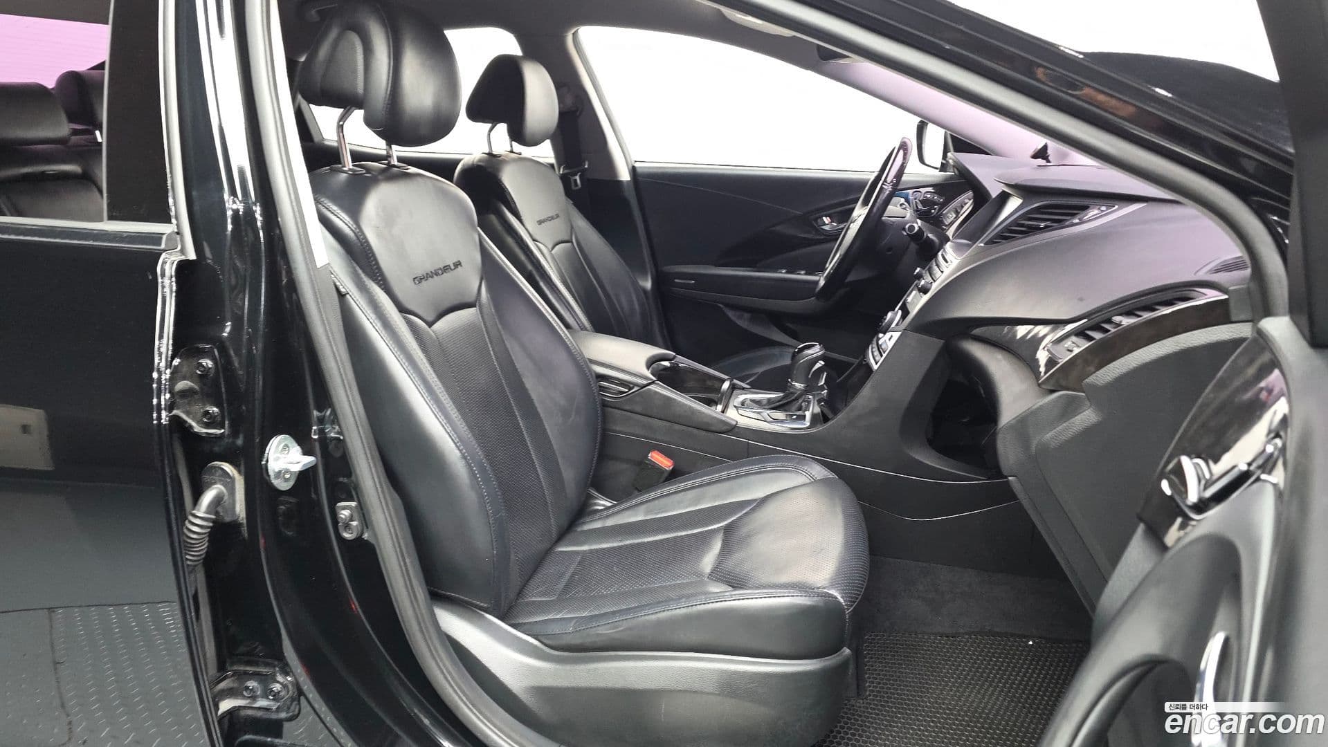 Main__Slider__Photo:Grandeur Hyundai 2016.1-10