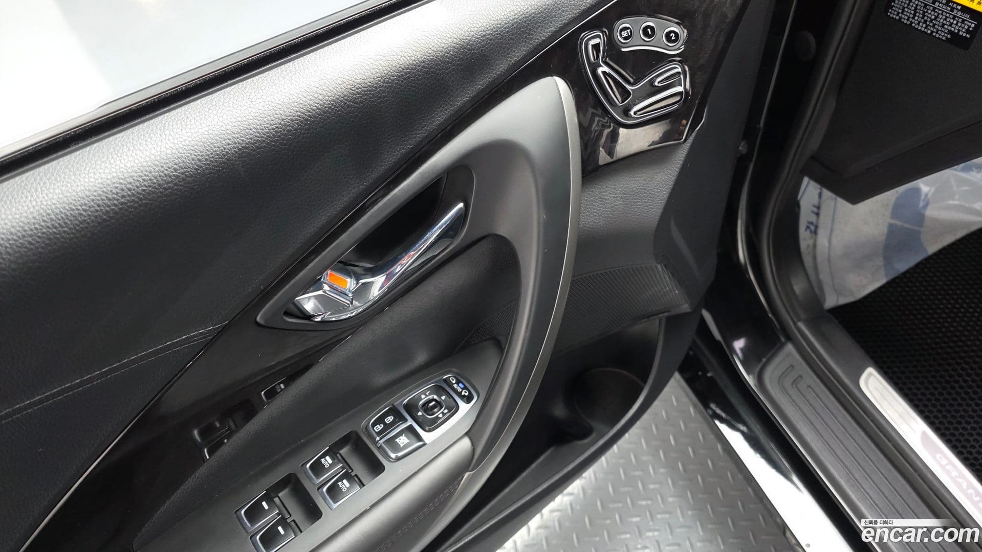 Main__Slider__Photo:Grandeur Hyundai 2016.1-17