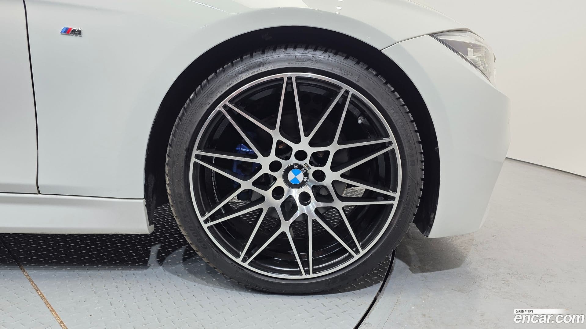 Main__Slider__Photo:3-Series BMW 2017.9-4