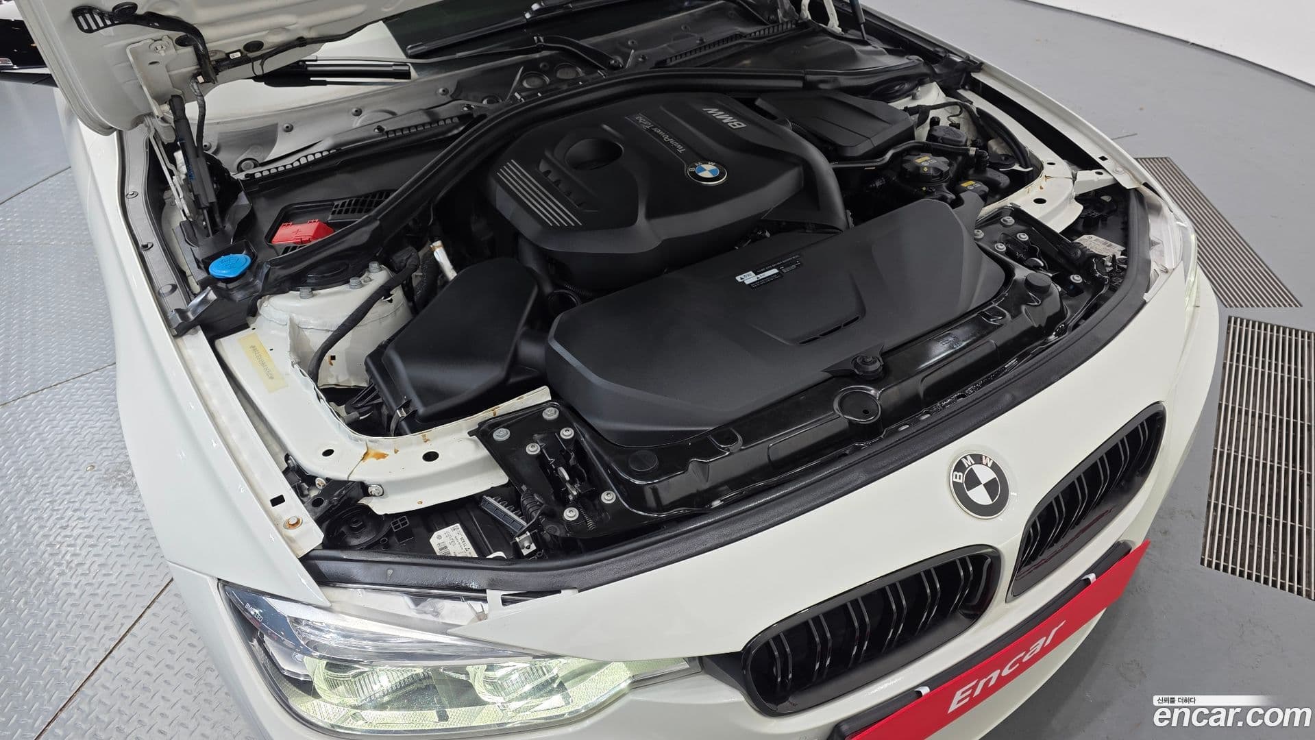 Main__Slider__Photo:3-Series BMW 2017.9-5