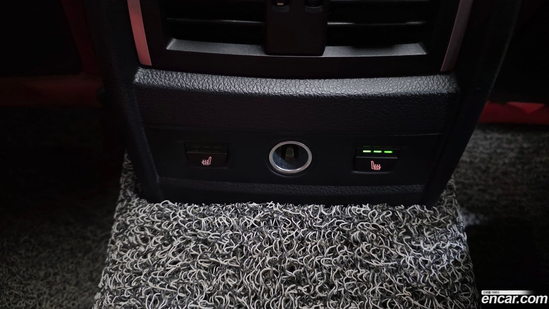 Main__Slider__Photo:3-Series BMW 2017.9-17