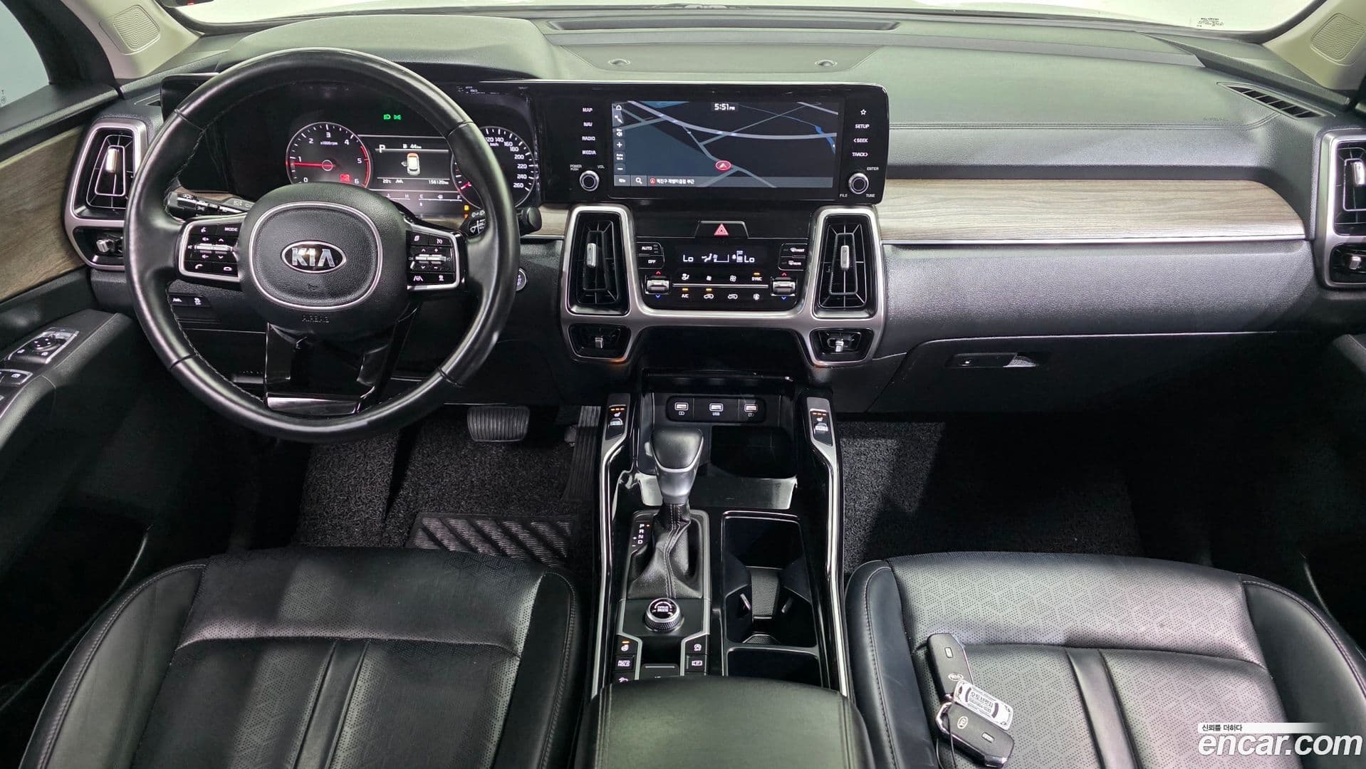 Main__Slider__Photo:Sorento Kia 2021.4-6