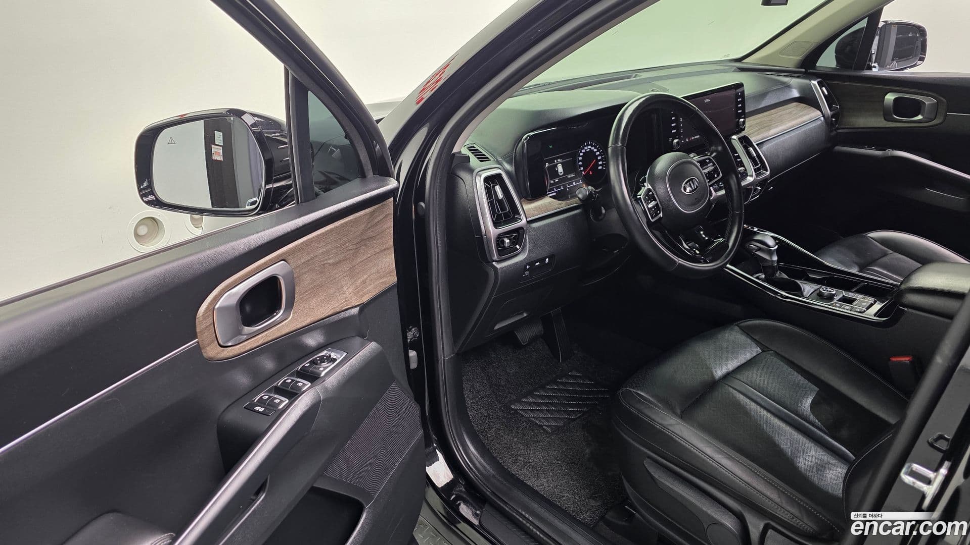 Main__Slider__Photo:Sorento Kia 2021.4-10