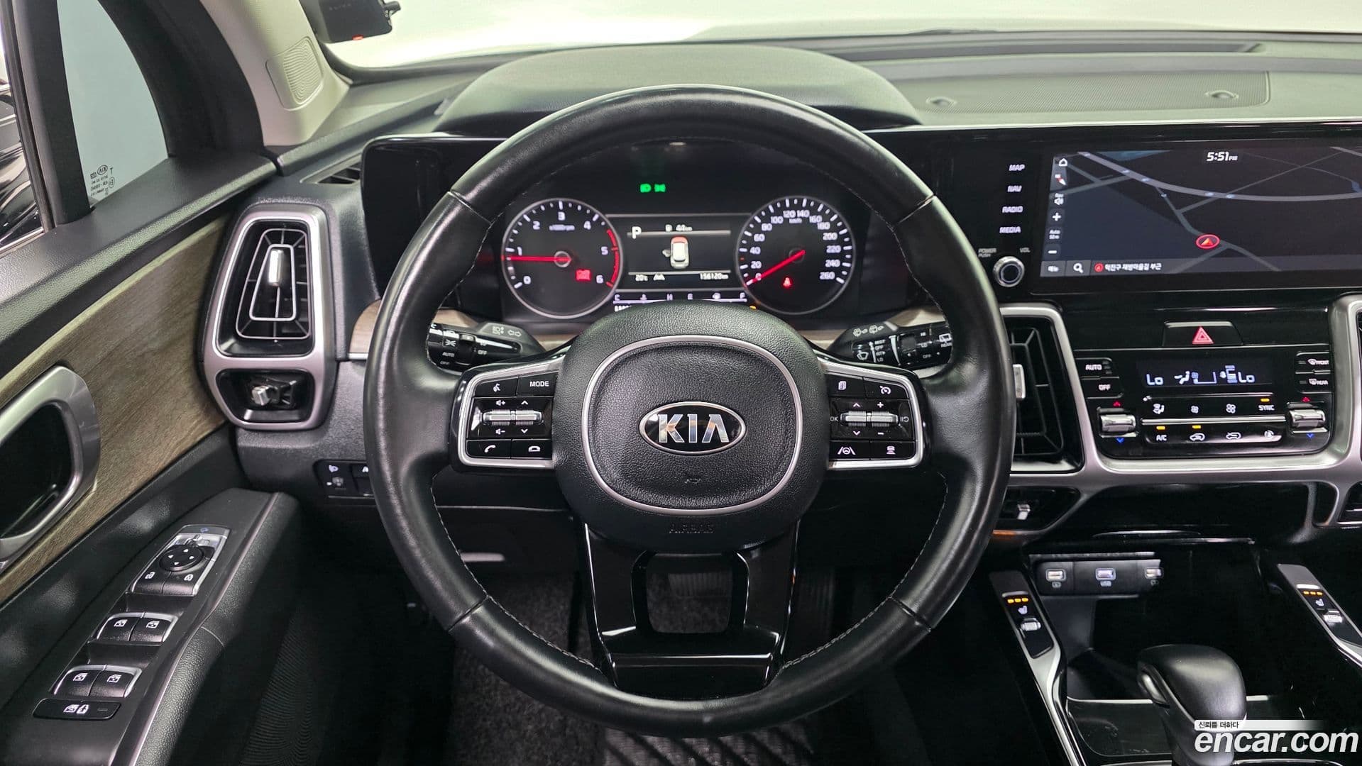 Main__Slider__Photo:Sorento Kia 2021.4-13
