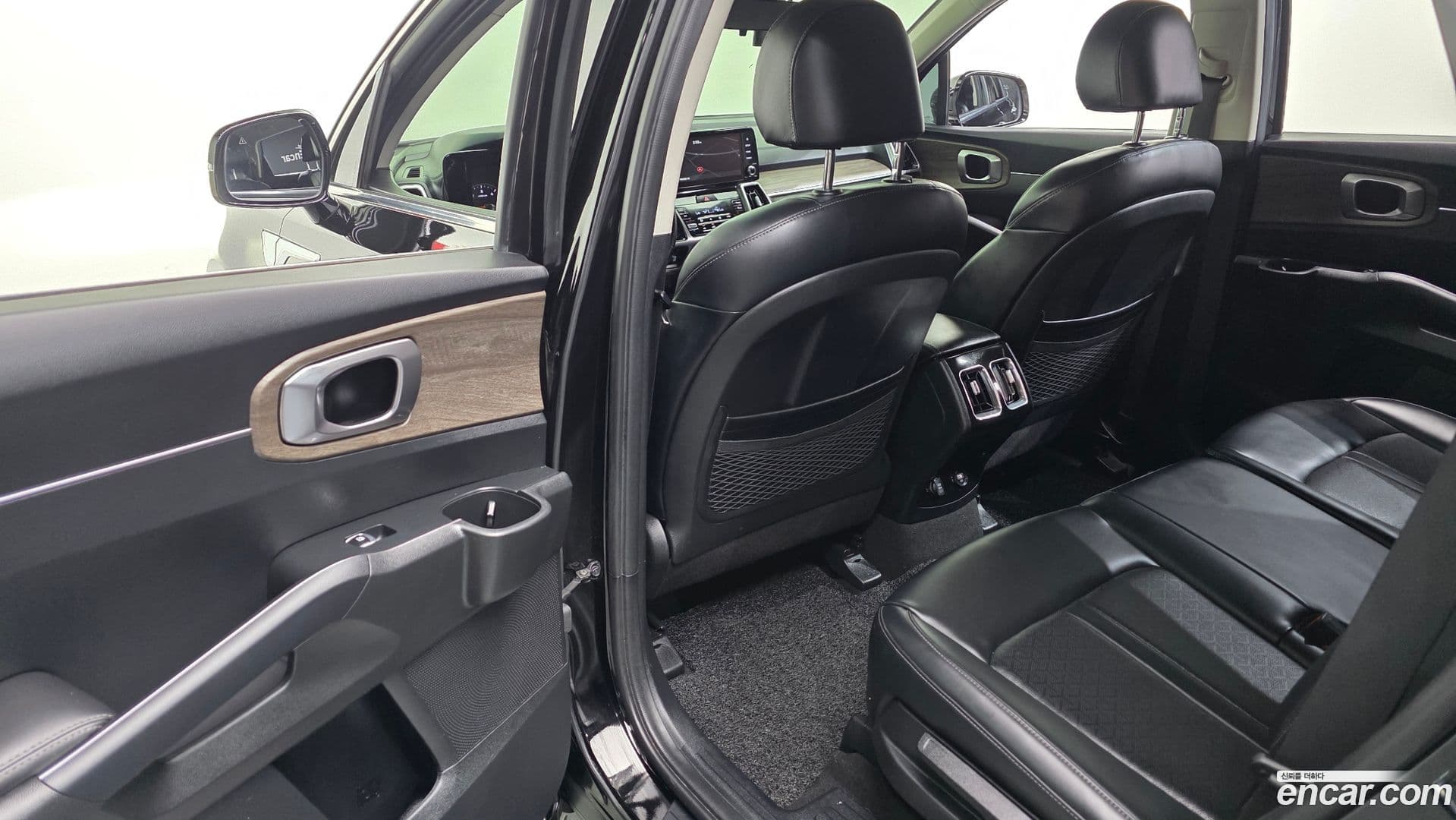 Main__Slider__Photo:Sorento Kia 2021.4-17