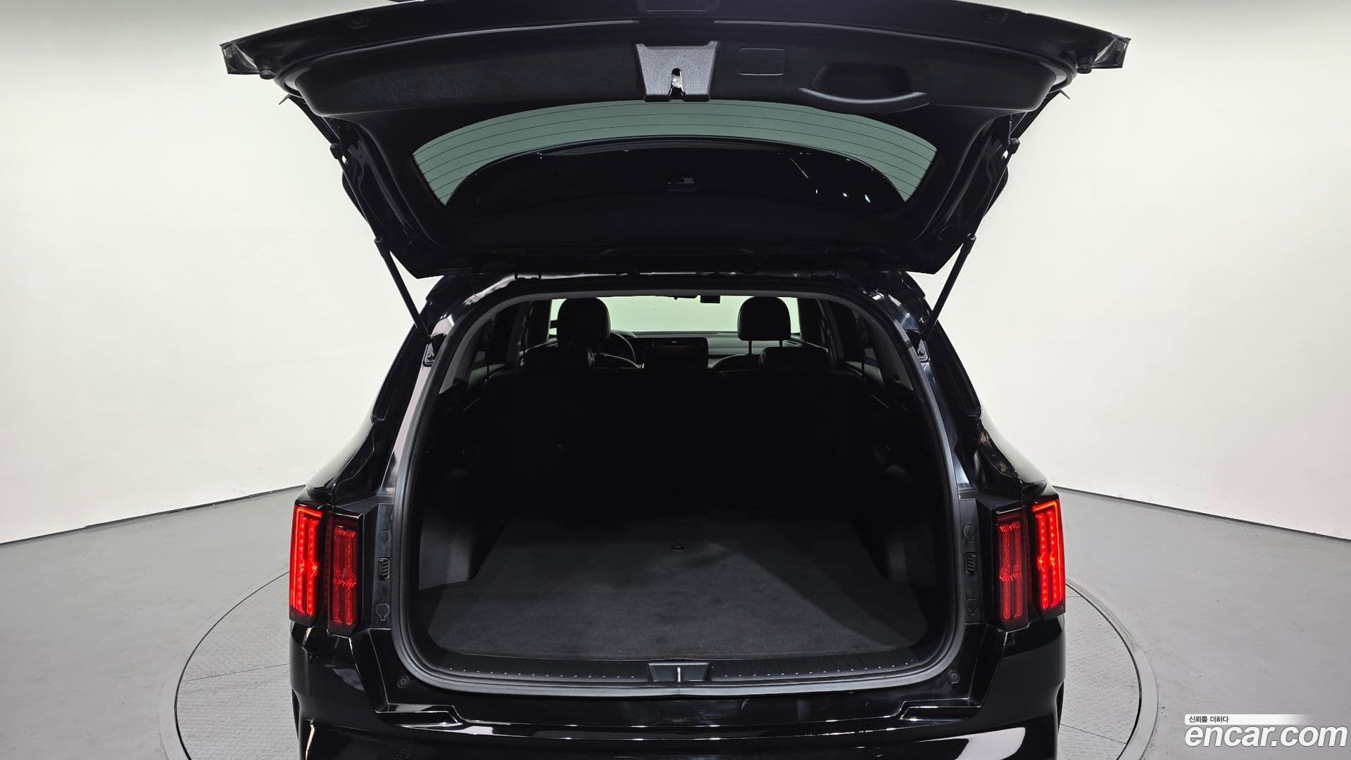 Main__Slider__Photo:Sorento Kia 2021.4-19