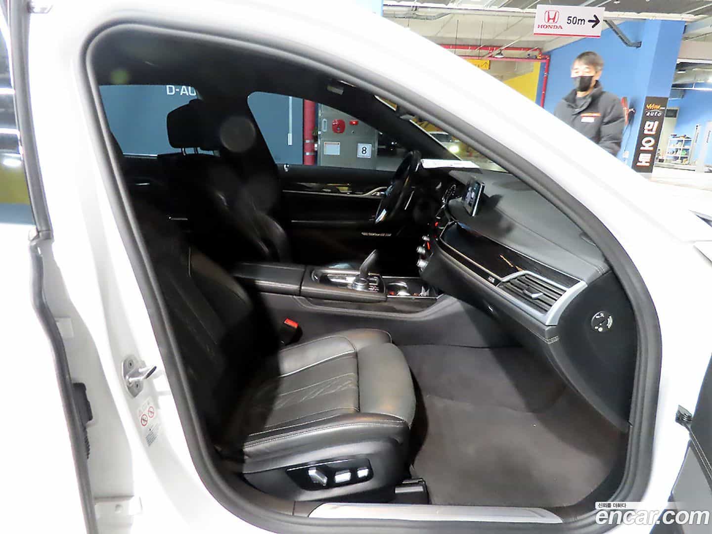 7-Series BMW 2017.8-INNER-008