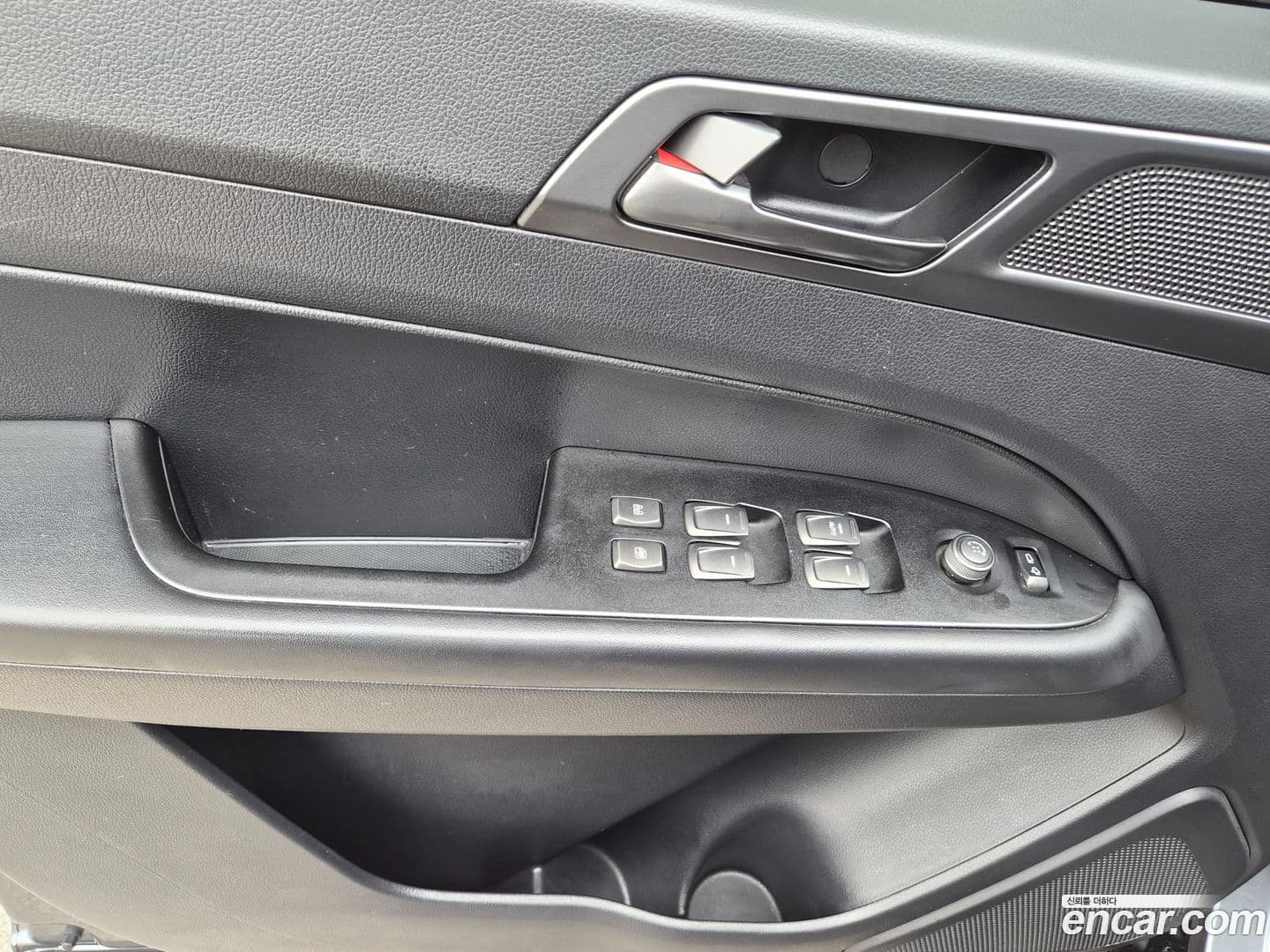 Main__Slider__Photo:Rexton KG_Mobility_Ssangyong 2022.0-16