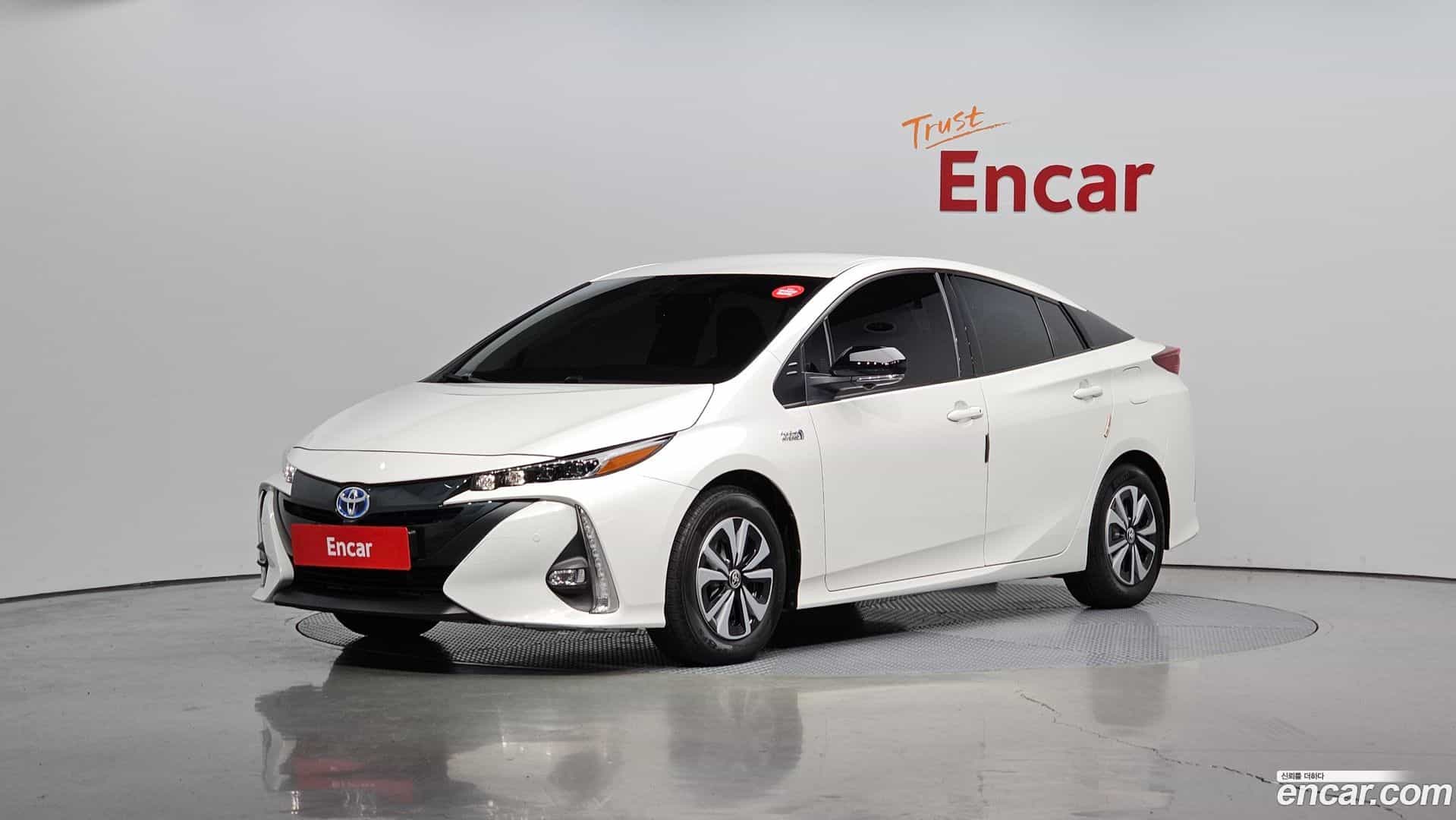 Prius Toyota 2017.7-OUTER-001