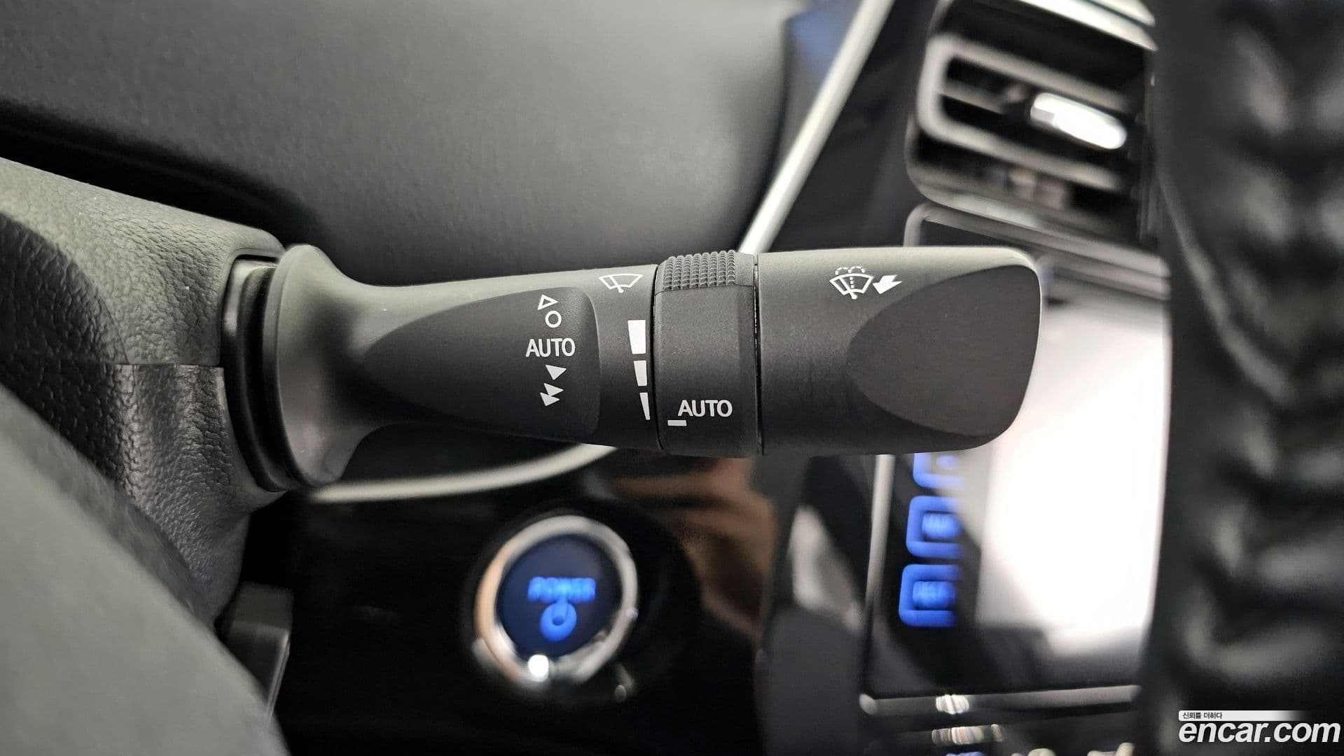 Main__Slider__Photo:Prius Toyota 2017.7-19