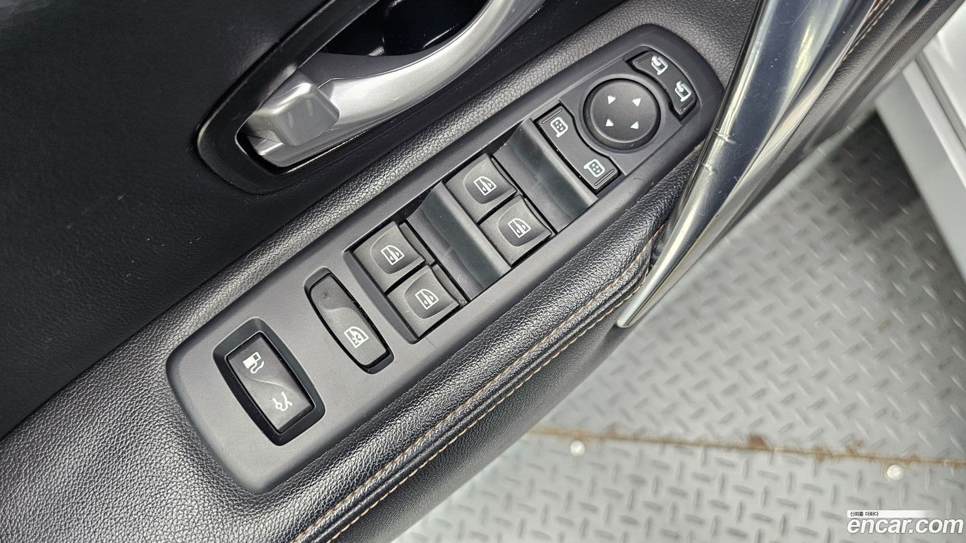 Main__Slider__Photo:SM7 Renault-KoreaSamsung 2011.9-17