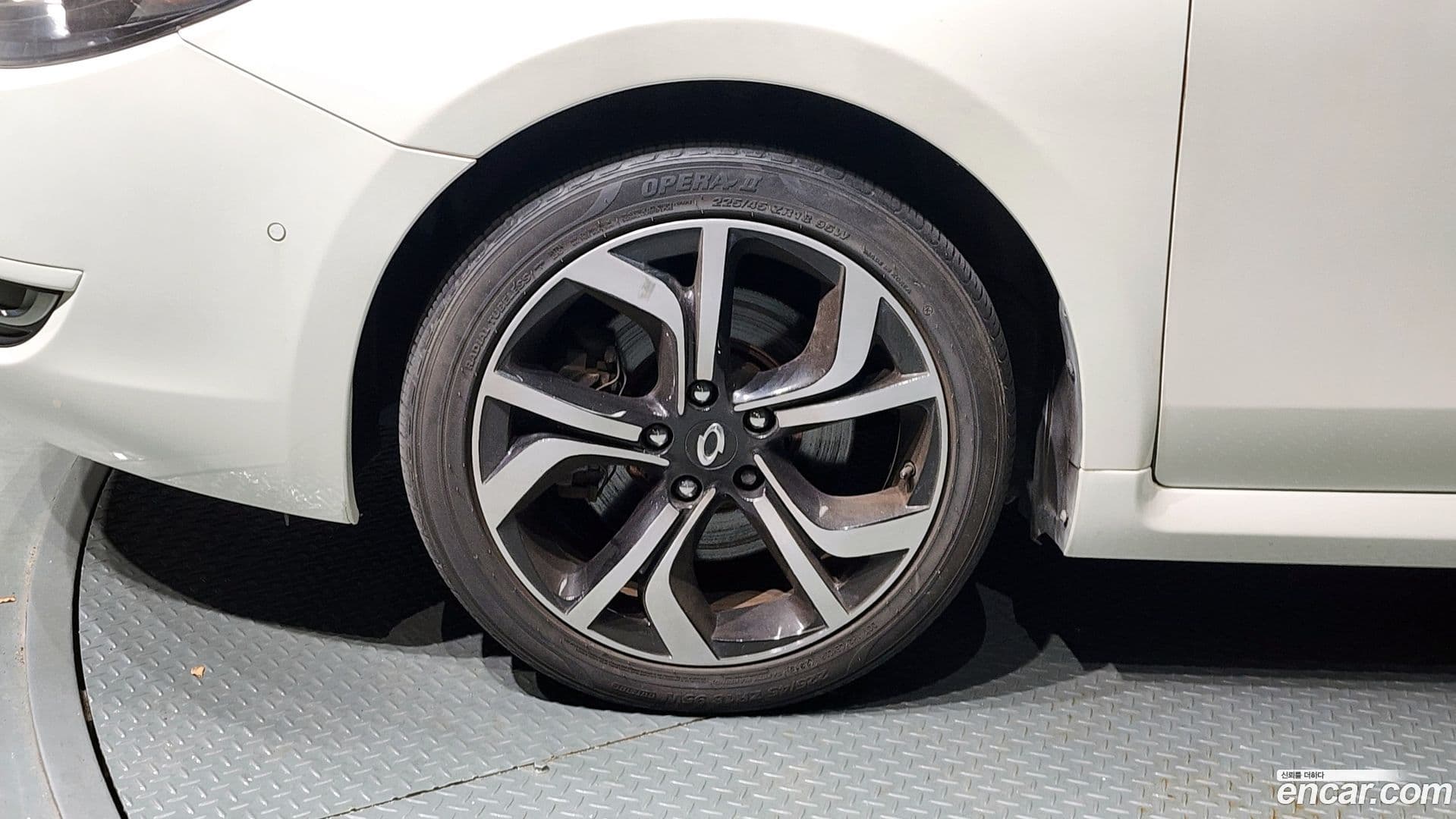 Main__Slider__Photo:SM7 Renault-KoreaSamsung 2013.9-4