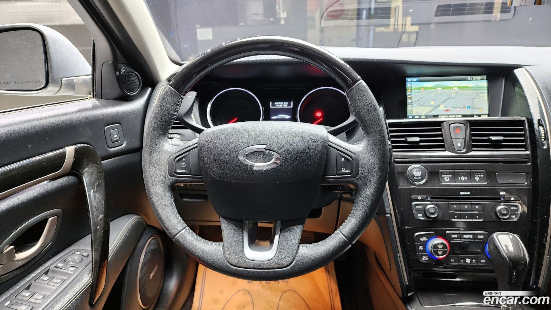 Main__Slider__Photo:SM7 Renault-KoreaSamsung 2013.9-13