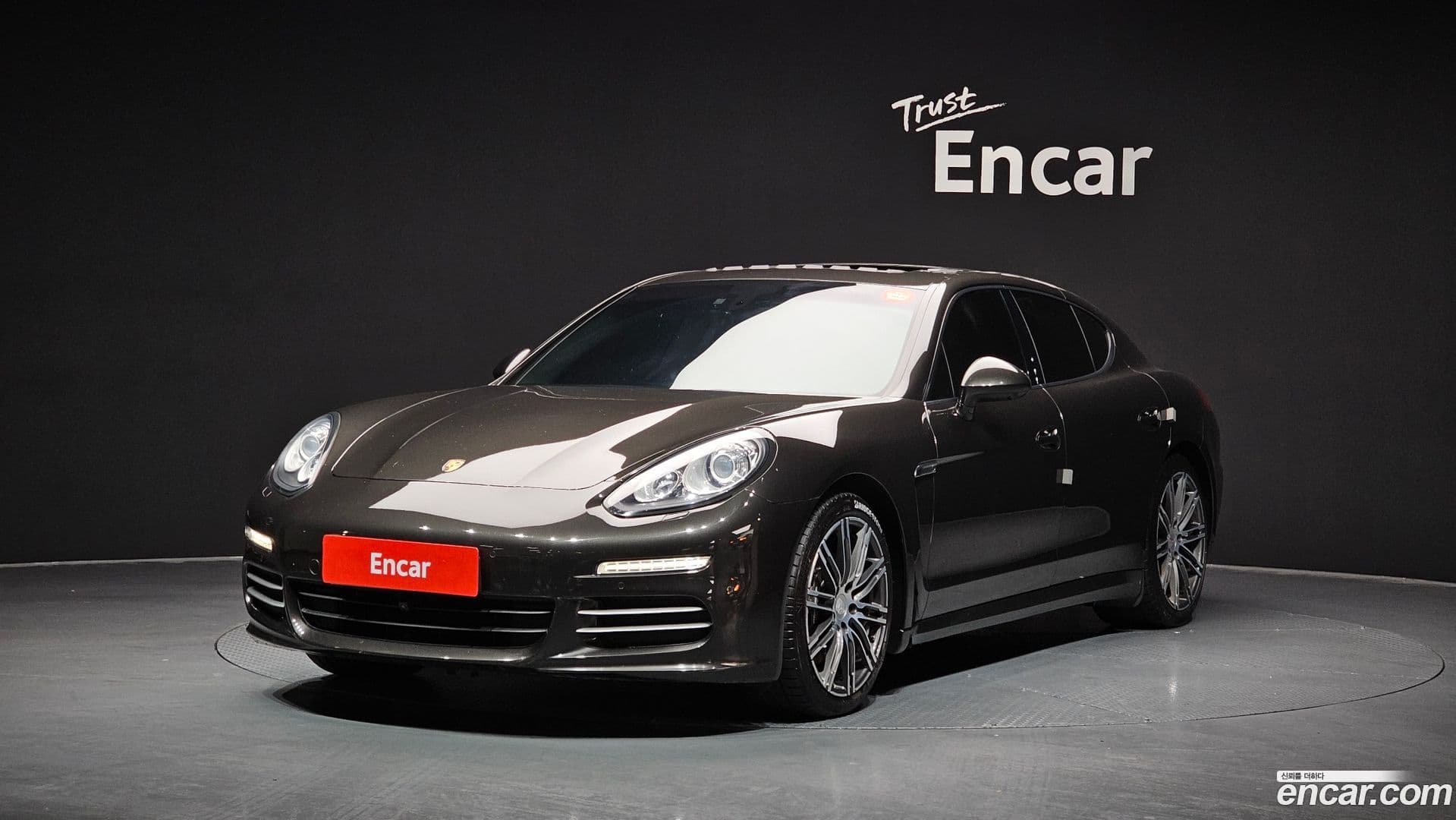 Main__Slider__Photo:Panamera Porsche 2015.4-0