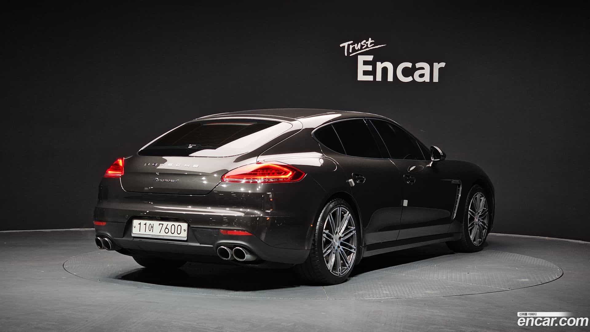 Panamera Porsche 2015.4-OUTER-002