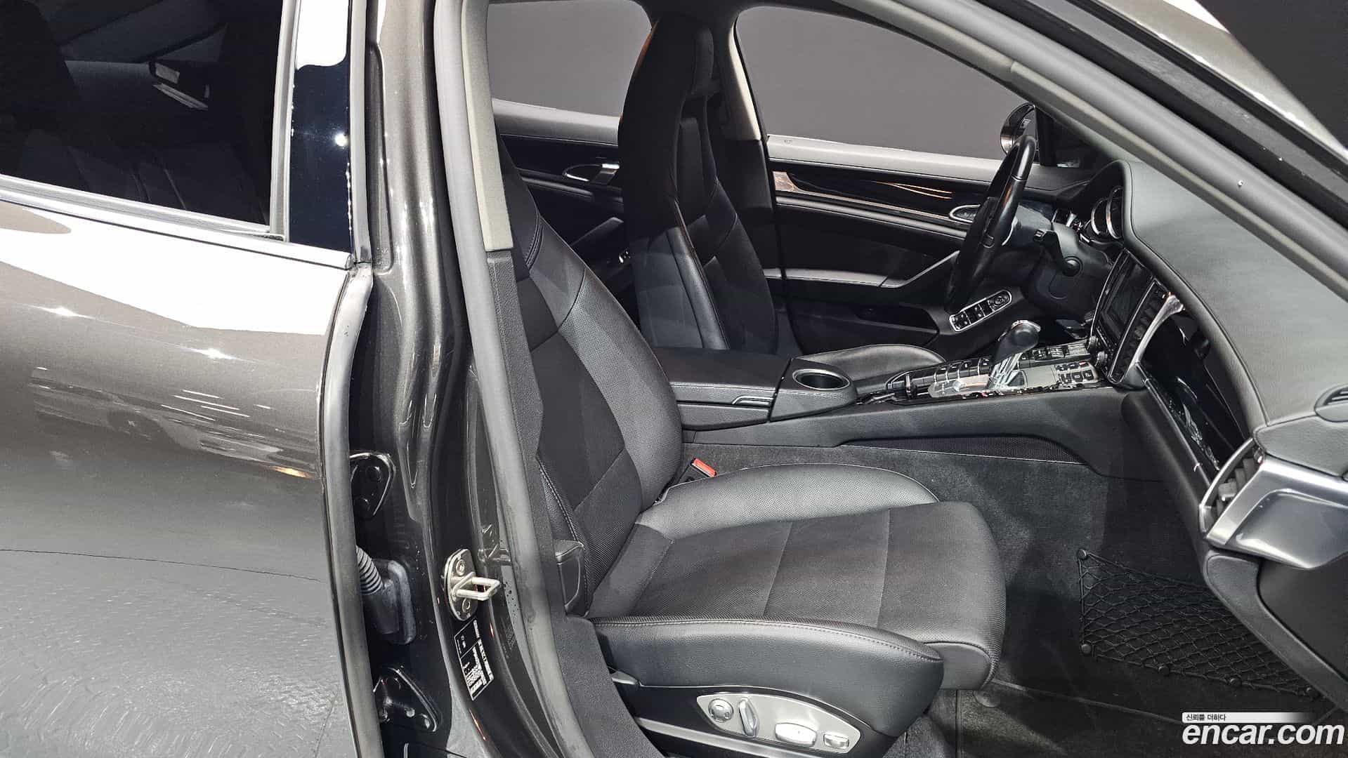 Panamera Porsche 2015.4-INNER-010