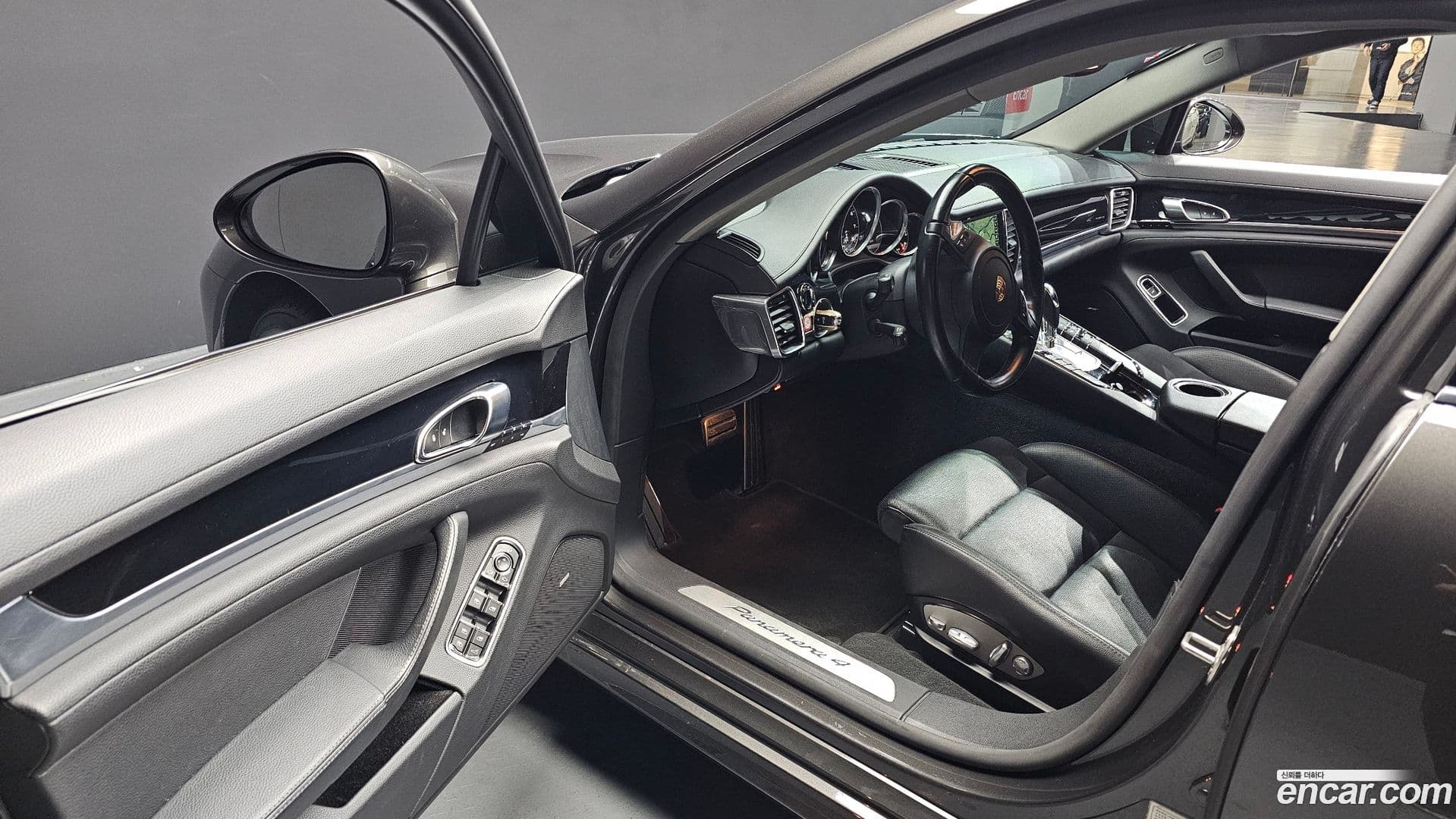 Main__Slider__Photo:Panamera Porsche 2015.4-10