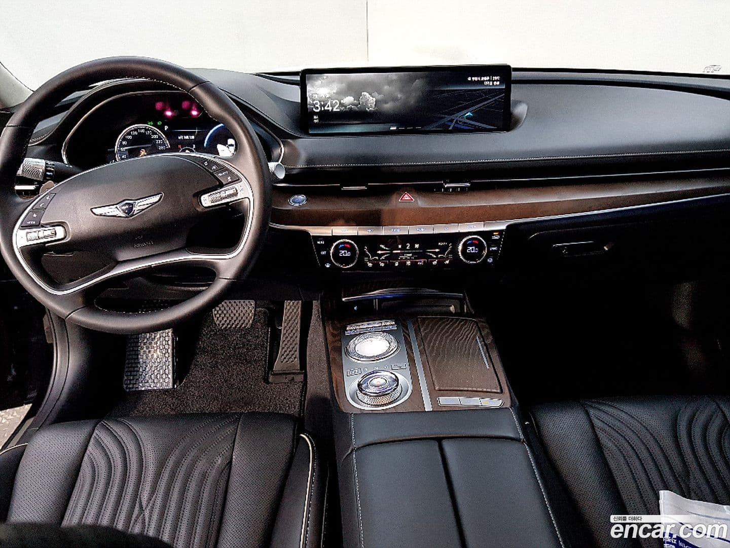 Main__Slider__Photo:G80 Genesis 2021.3-4