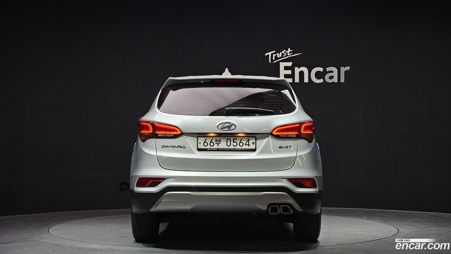 Main__Slider__Photo:Santafe Hyundai 2016.6-3