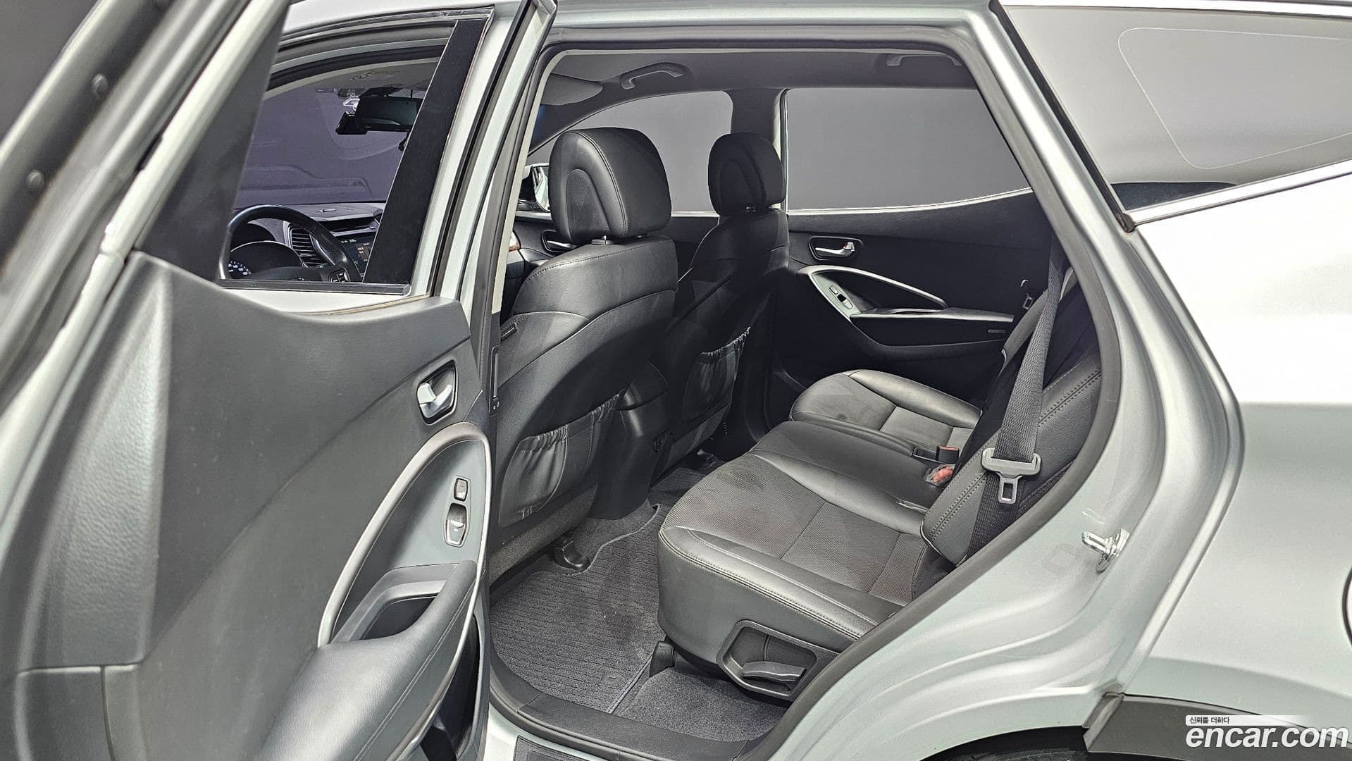 Main__Slider__Photo:Santafe Hyundai 2016.6-11