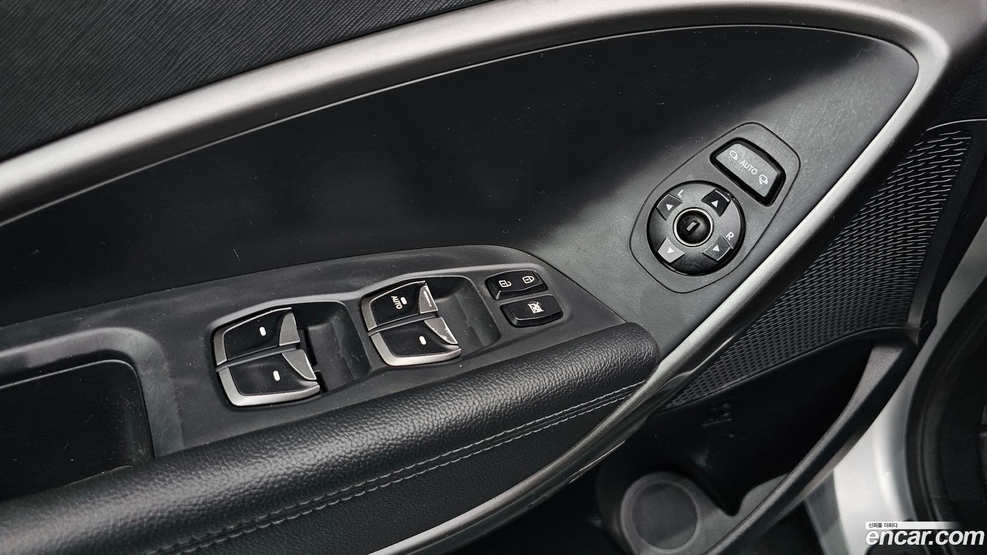 Main__Slider__Photo:Santafe Hyundai 2016.6-17