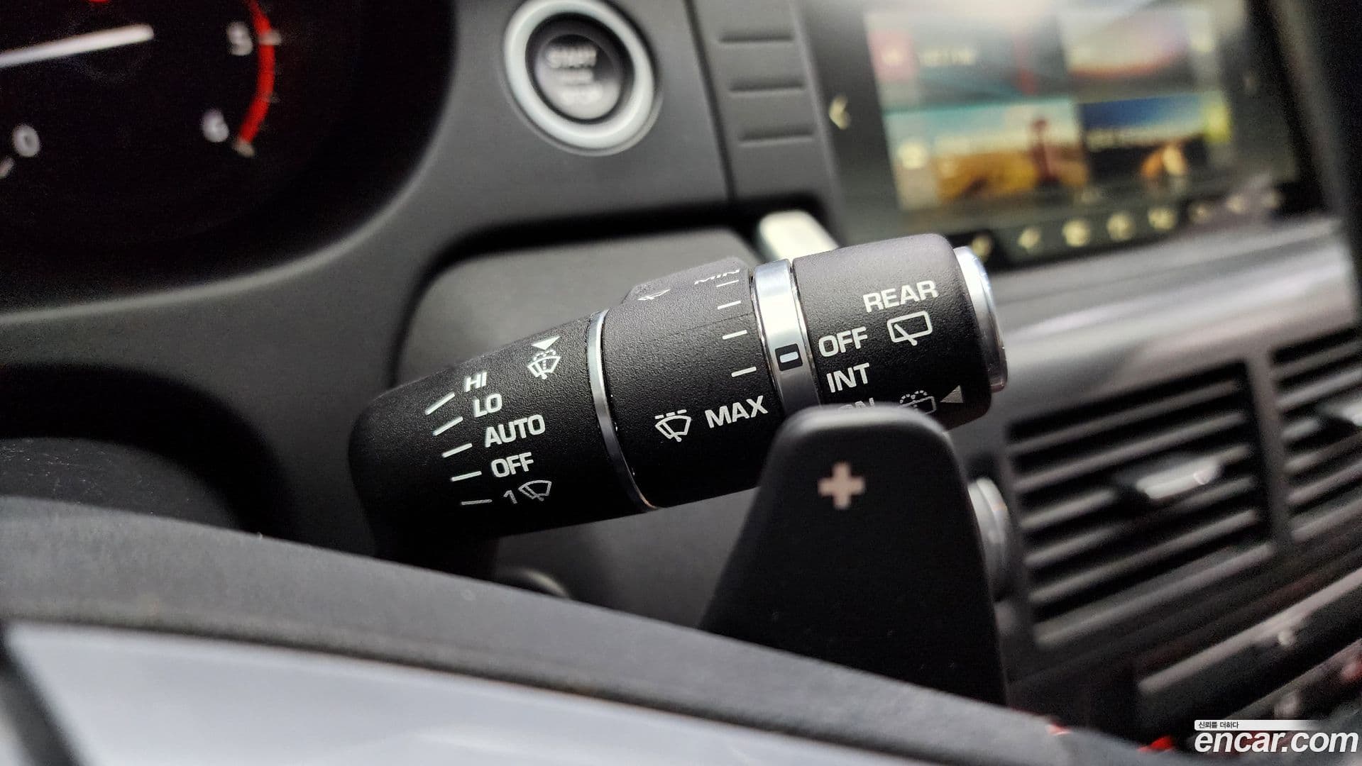 Main__Slider__Photo:Discovery Sport Land Rover 2017.11-17