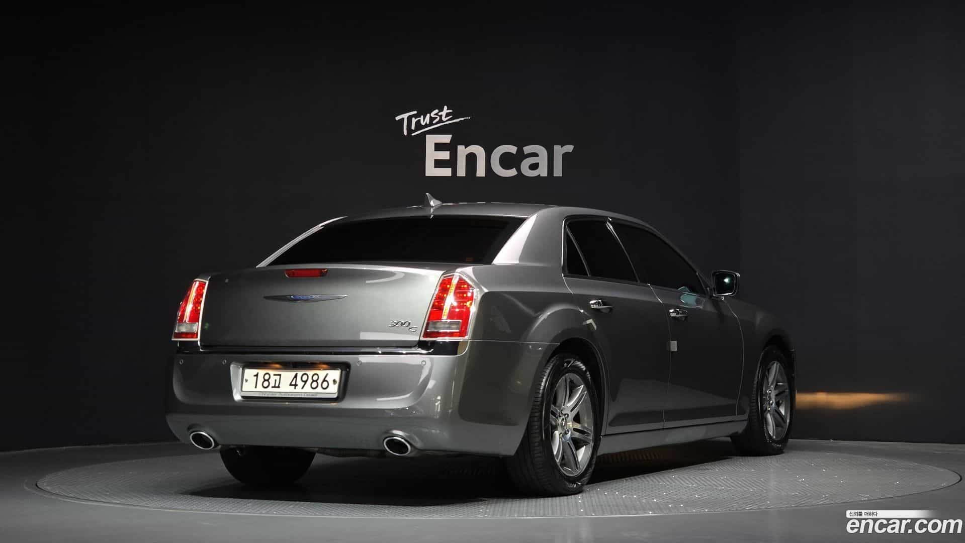 300C Chrysler 2012.11-OUTER-002