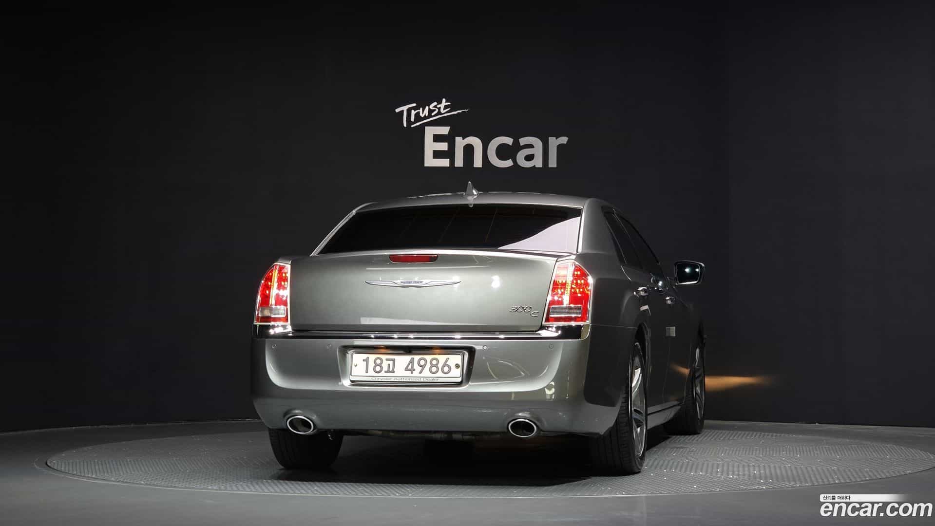 300C Chrysler 2012.11-OUTER-004