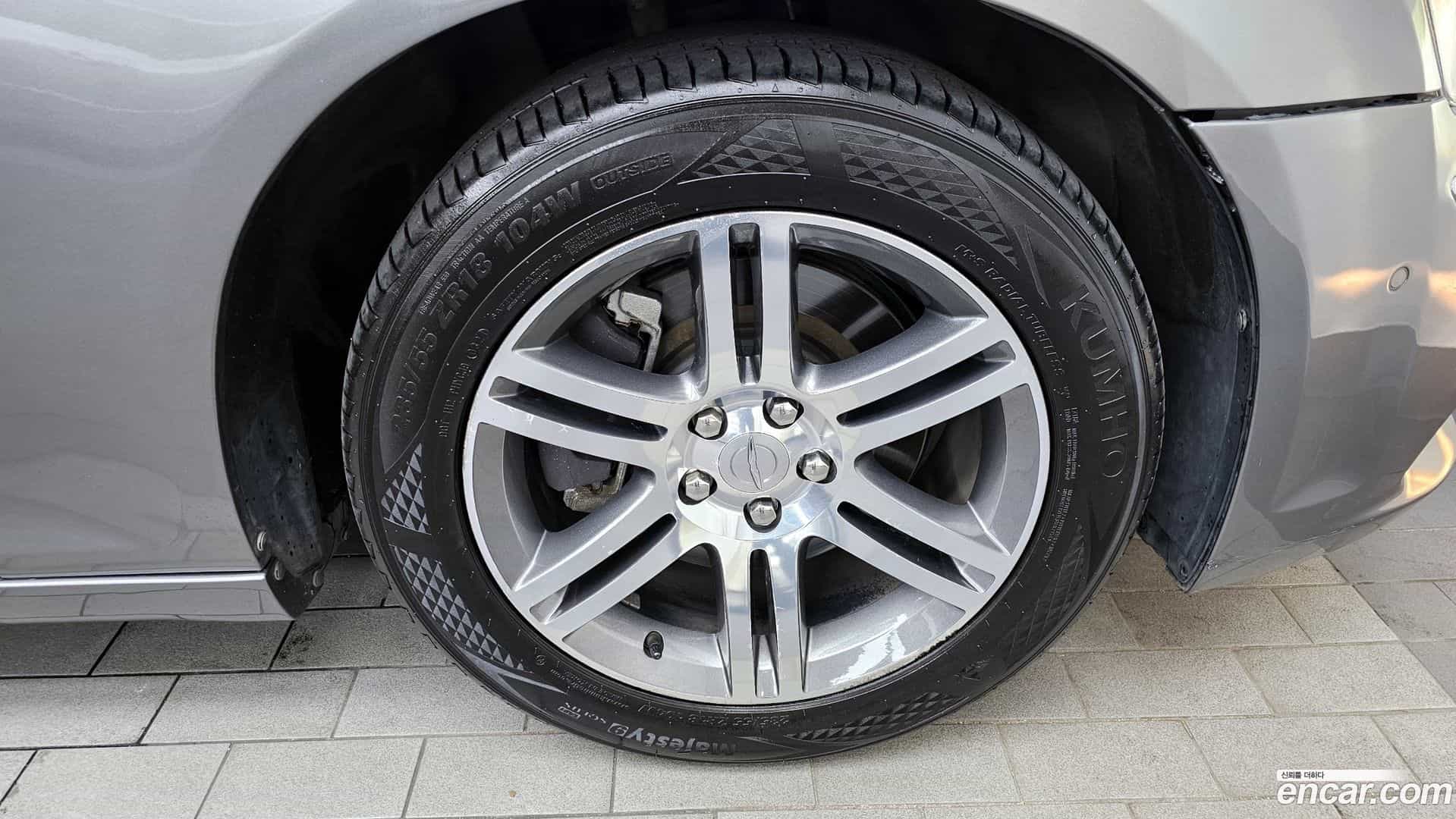 300C Chrysler 2012.11-OUTER-005