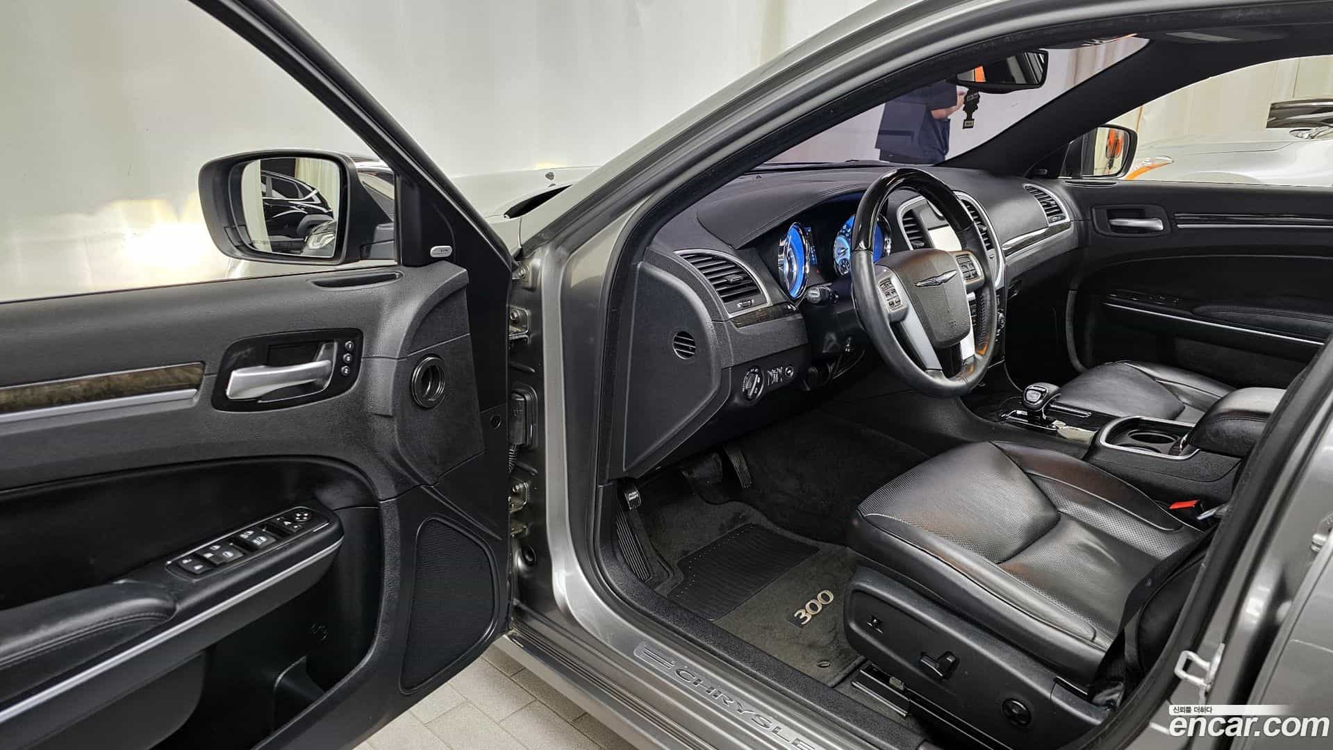 300C Chrysler 2012.11-INNER-010