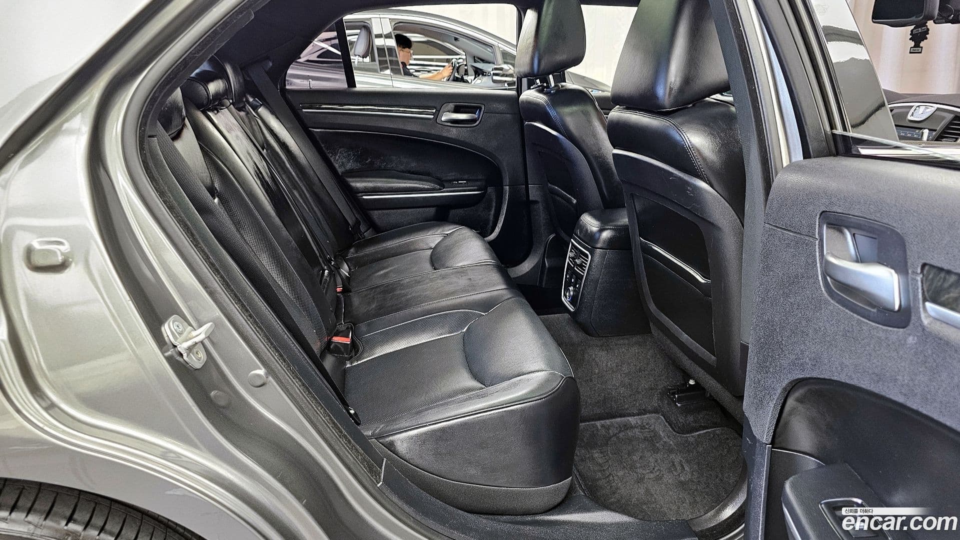 Main__Slider__Photo:300C Chrysler 2012.11-11