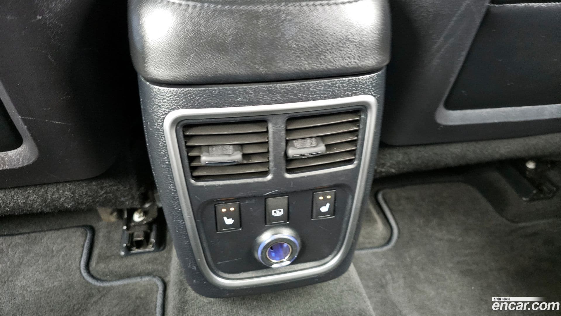 Main__Slider__Photo:300C Chrysler 2012.11-18