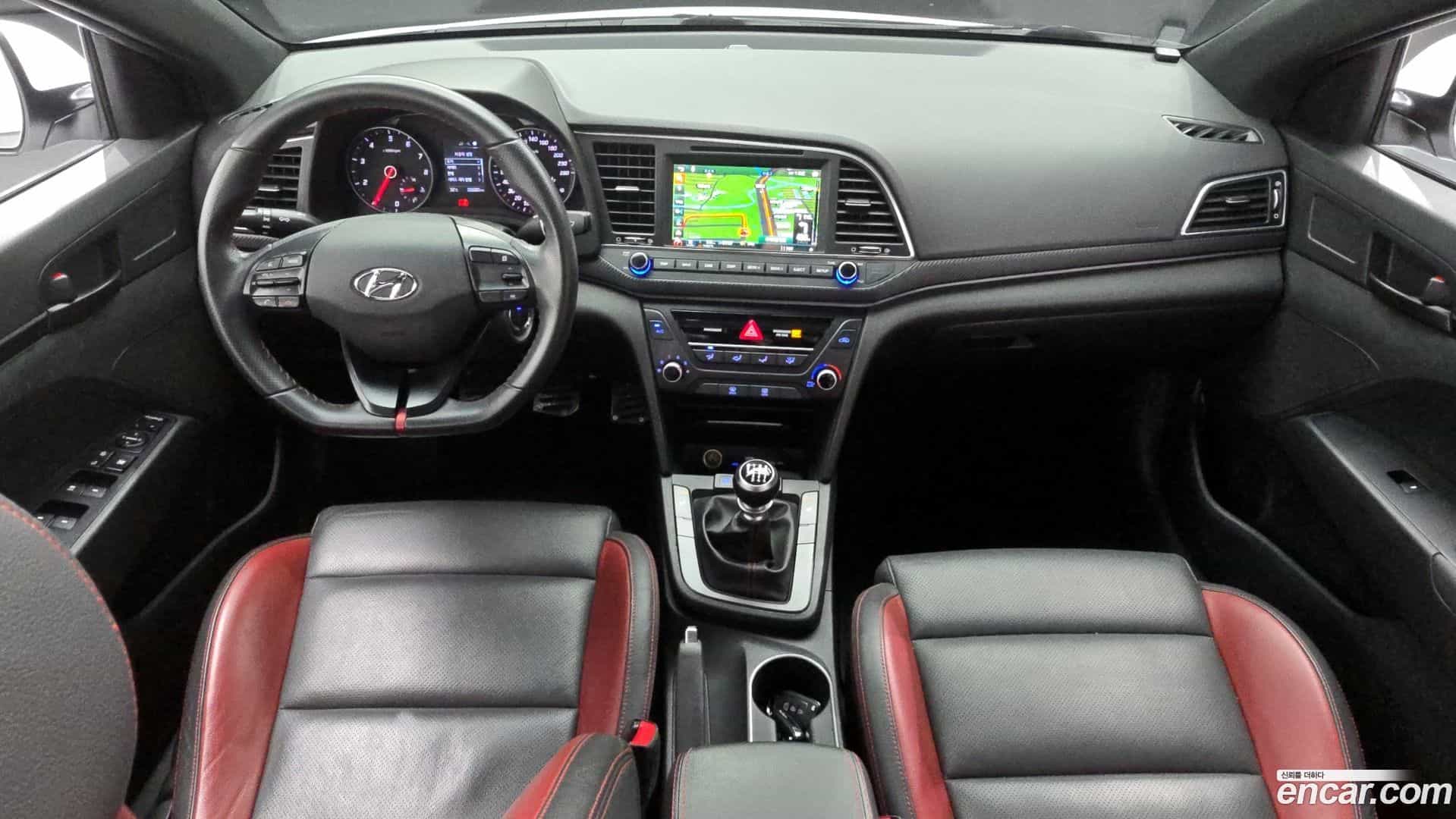 AVANTE Hyundai 2016.5-INNER-007