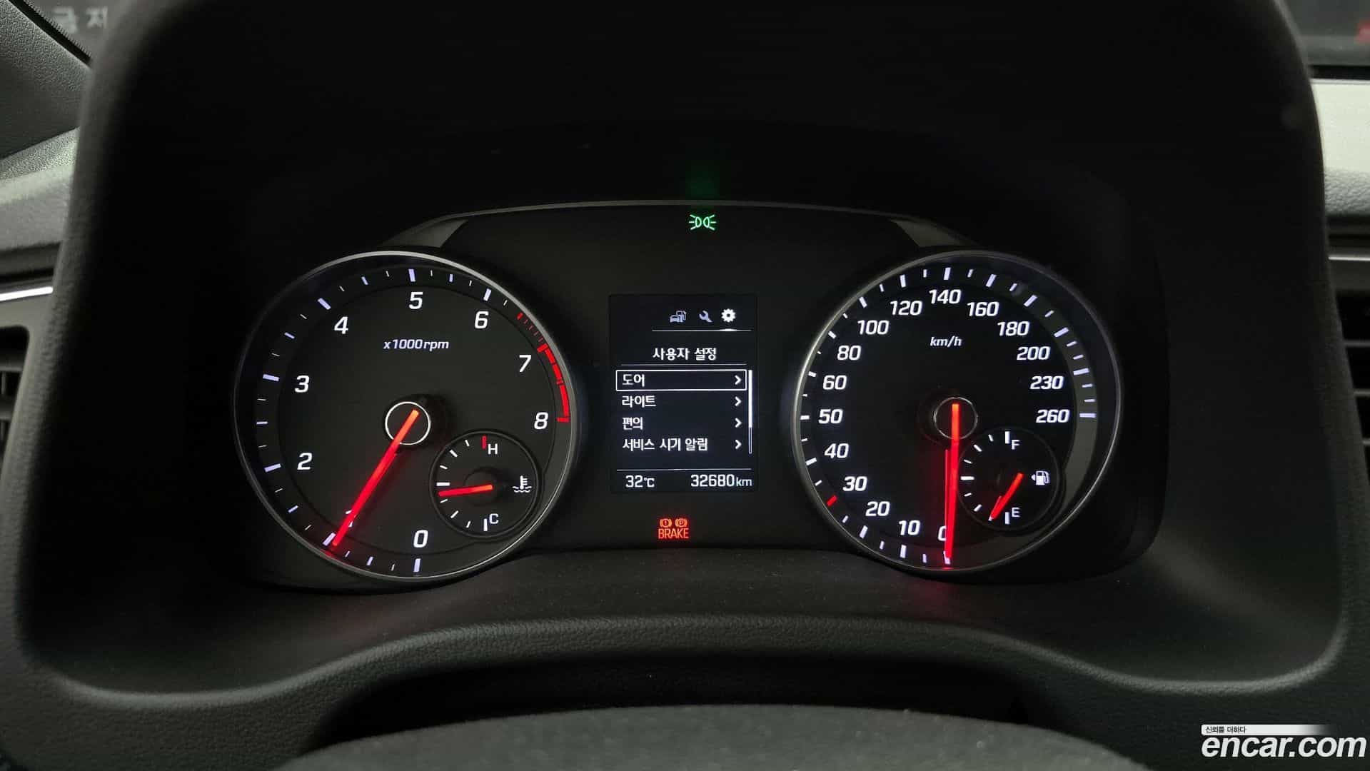 AVANTE Hyundai 2016.5-INNER-008