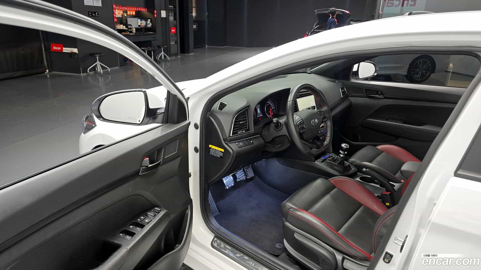 AVANTE Hyundai 2016.5-OPTION-015