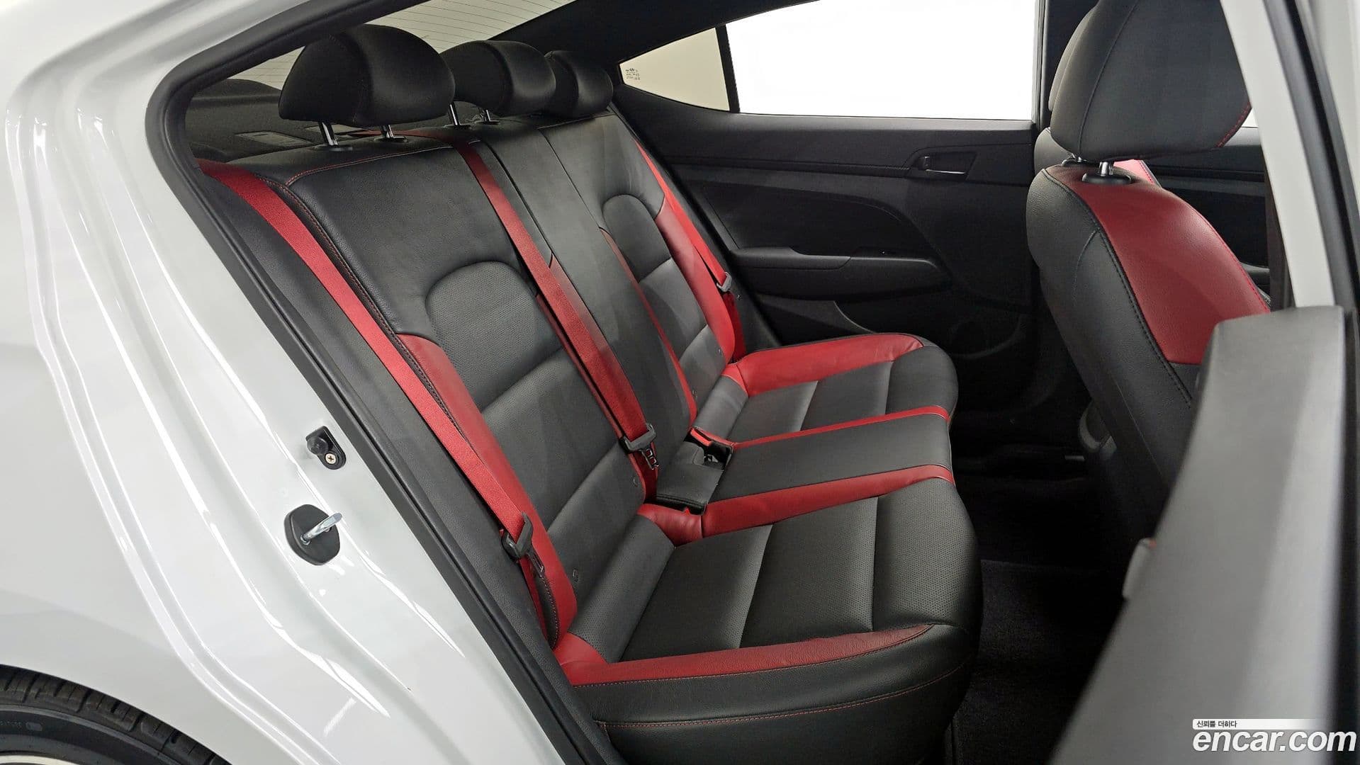 Main__Slider__Photo:AVANTE Hyundai 2016.5-11