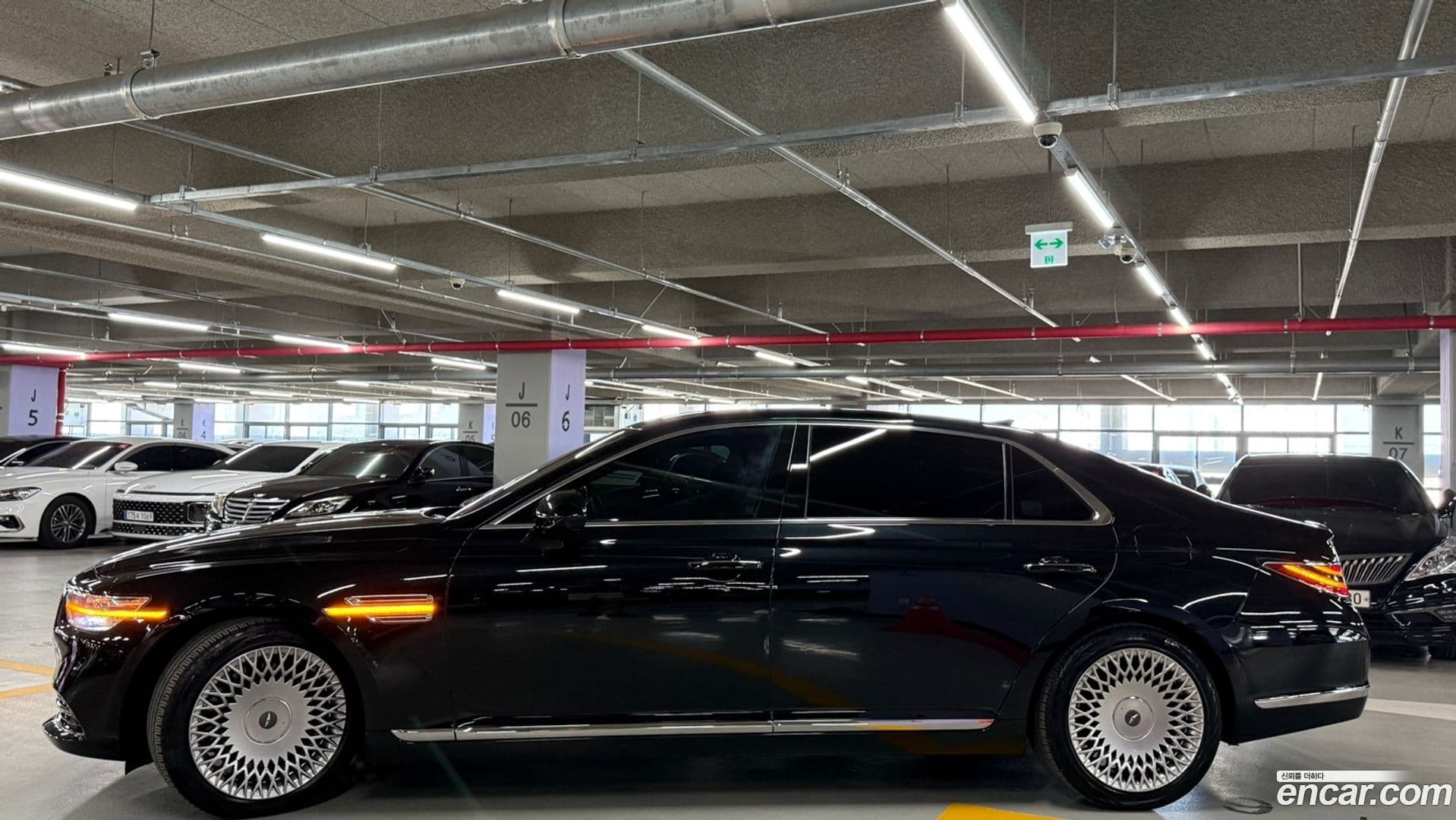 Main__Slider__Photo:G90 Genesis 2019.5-4