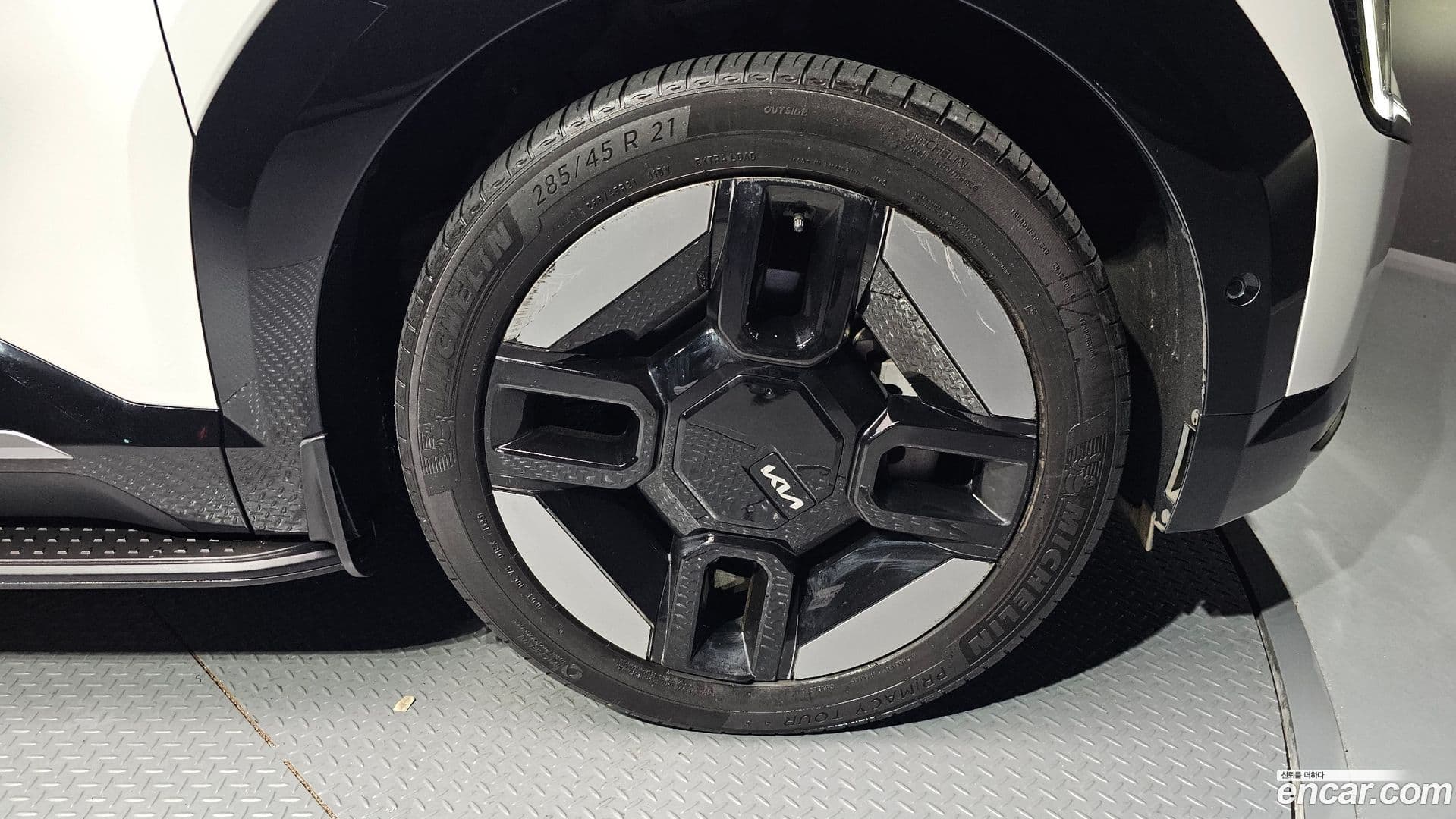 Main__Slider__Photo:EV9 Kia 2023.8-4