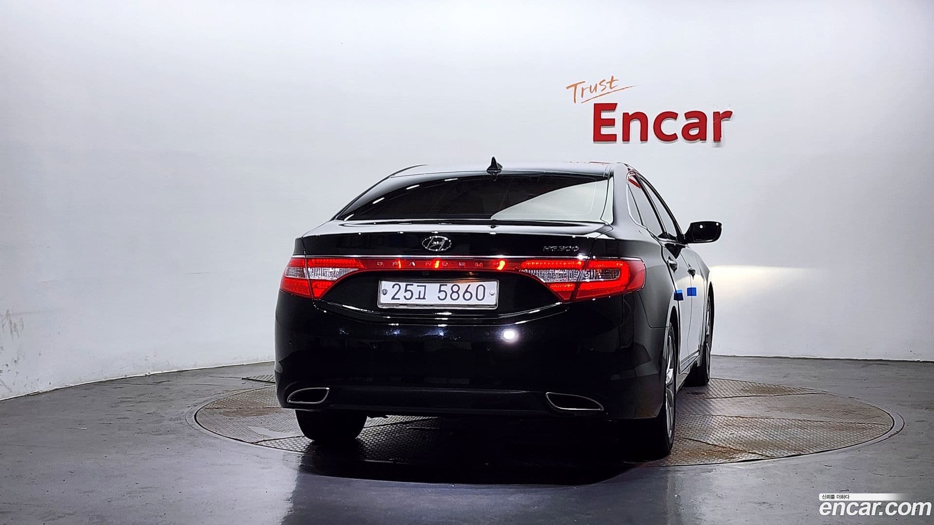 Main__Slider__Photo:Grandeur Hyundai 2012.0-3