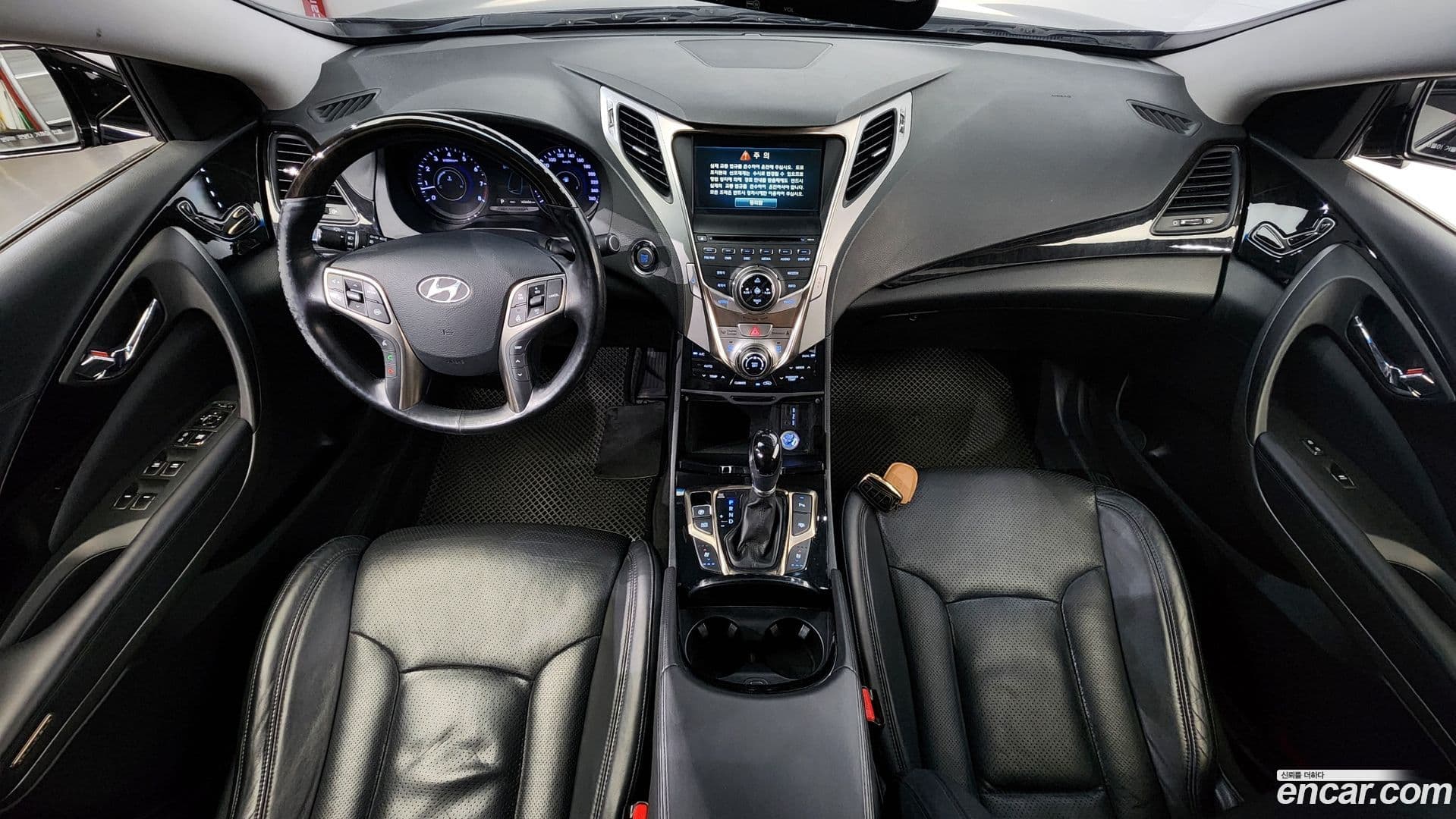 Main__Slider__Photo:Grandeur Hyundai 2012.0-6