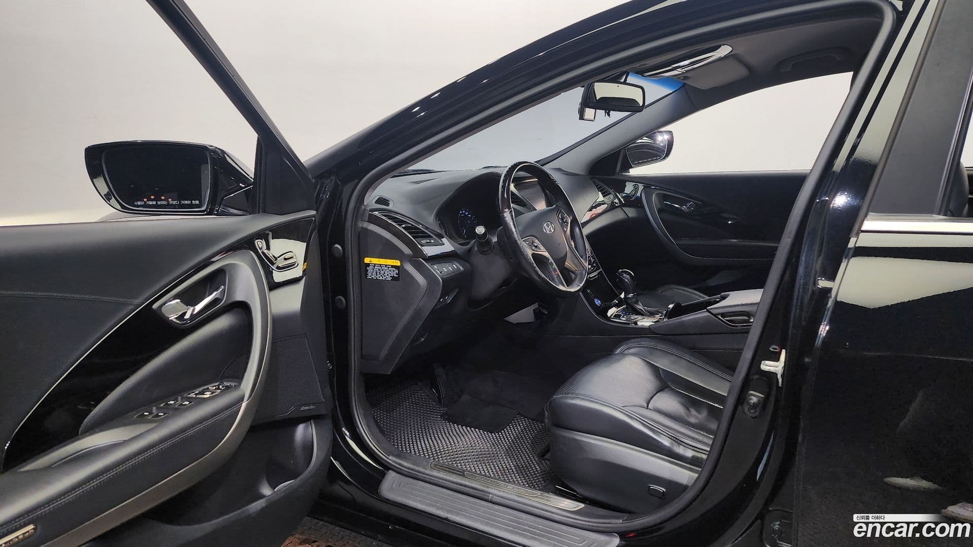 Main__Slider__Photo:Grandeur Hyundai 2012.0-9