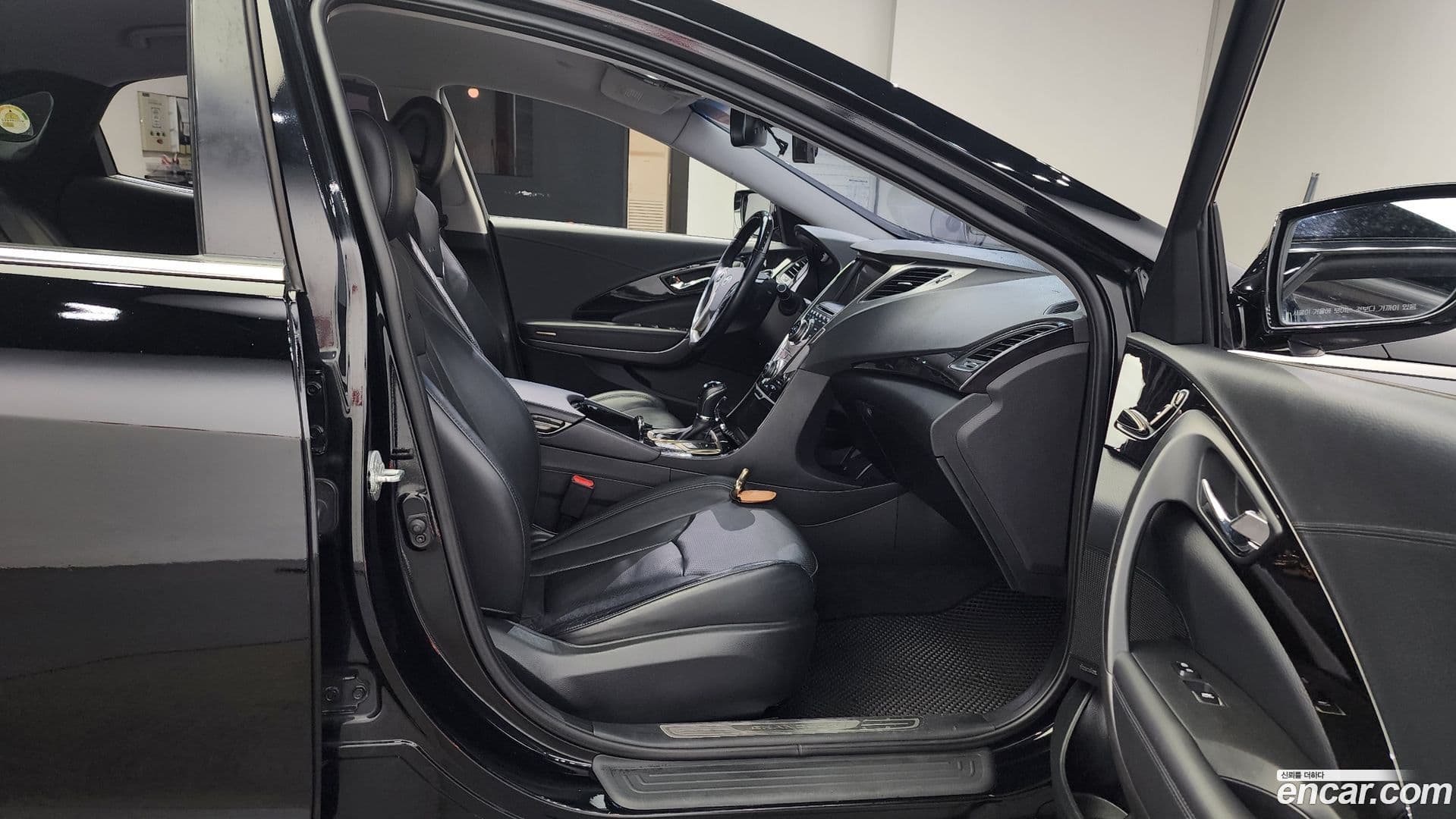 Main__Slider__Photo:Grandeur Hyundai 2012.0-11