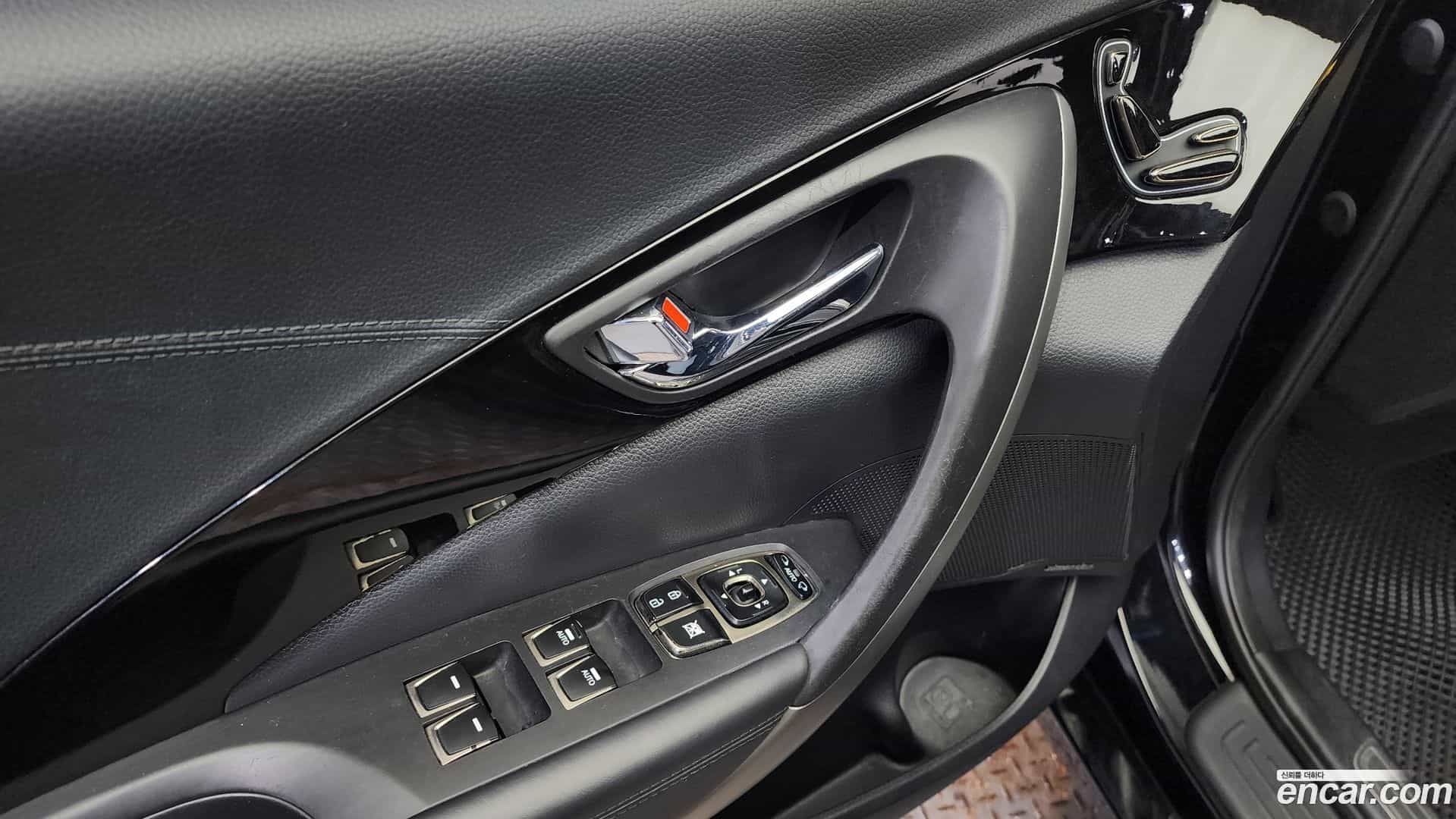 Grandeur Hyundai 2012.0-OPTION-017