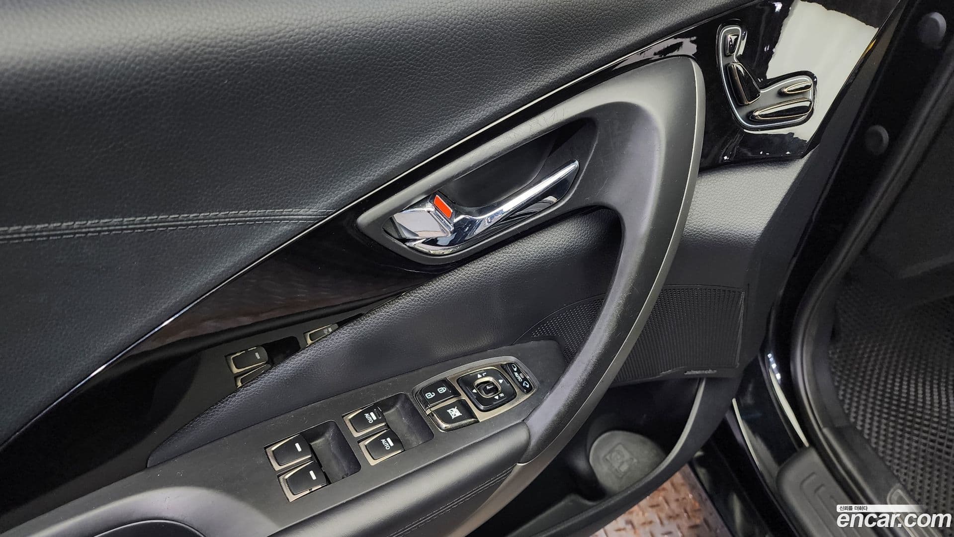 Main__Slider__Photo:Grandeur Hyundai 2012.0-12