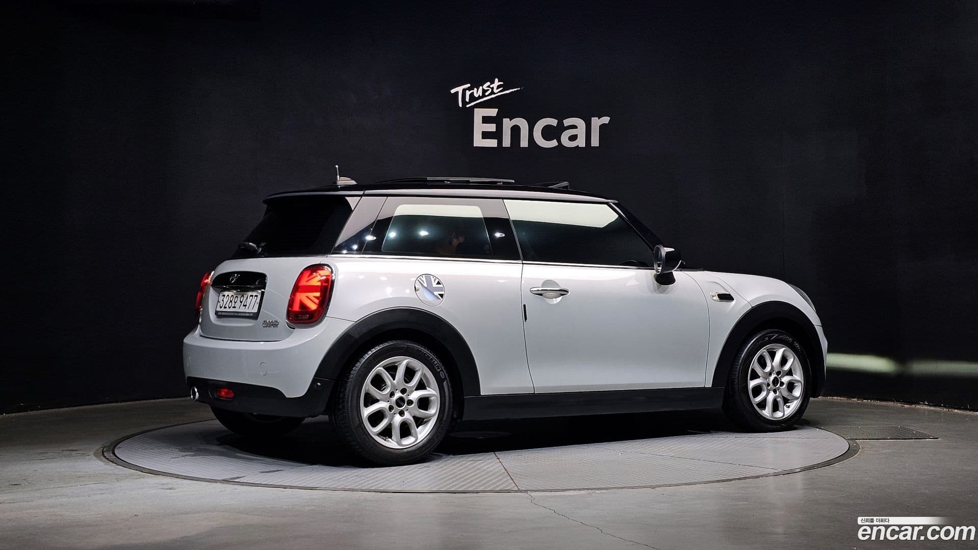 Main__Slider__Photo:Cooper Mini 2020.4-1