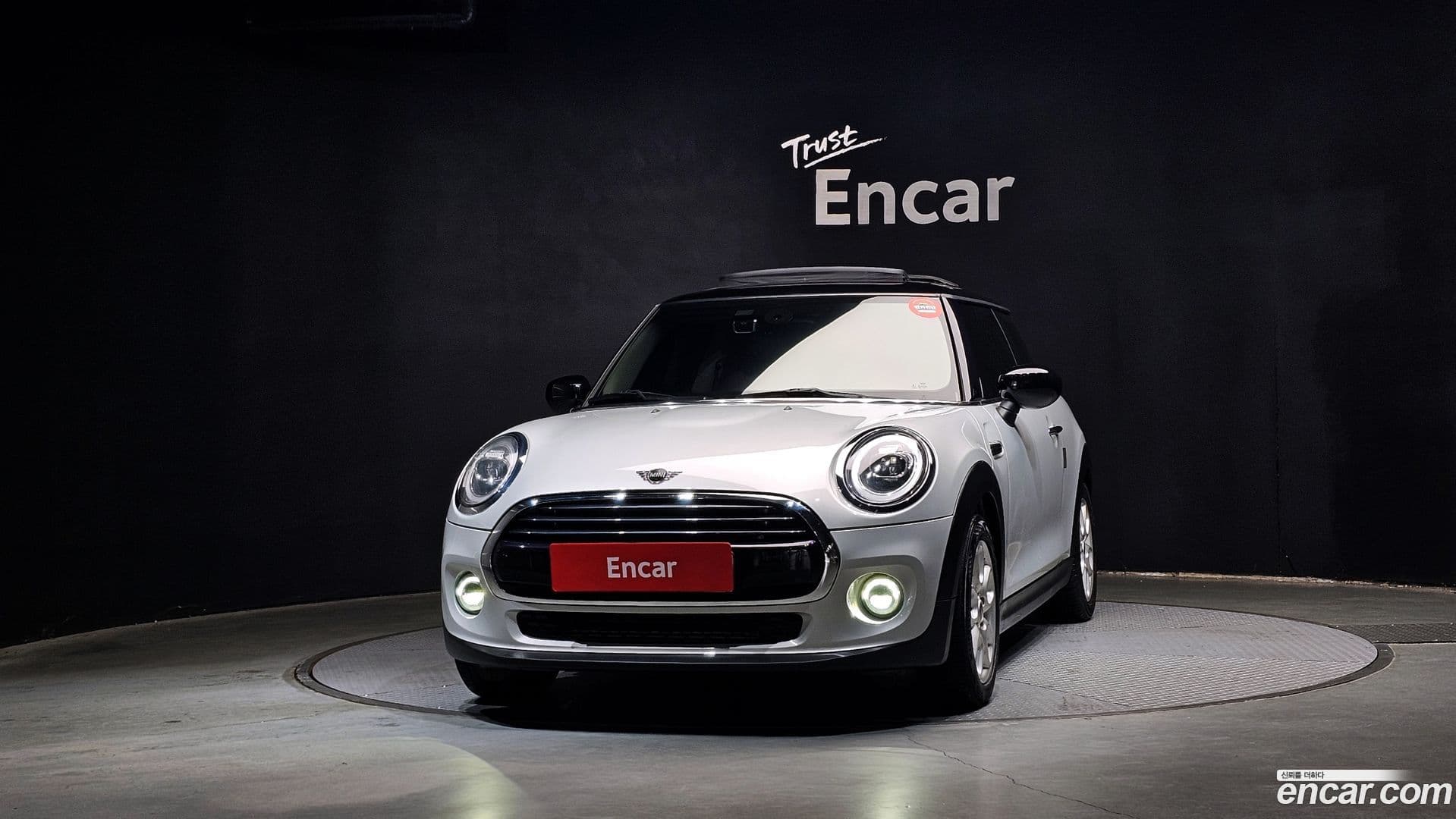 Main__Slider__Photo:Cooper Mini 2020.4-2