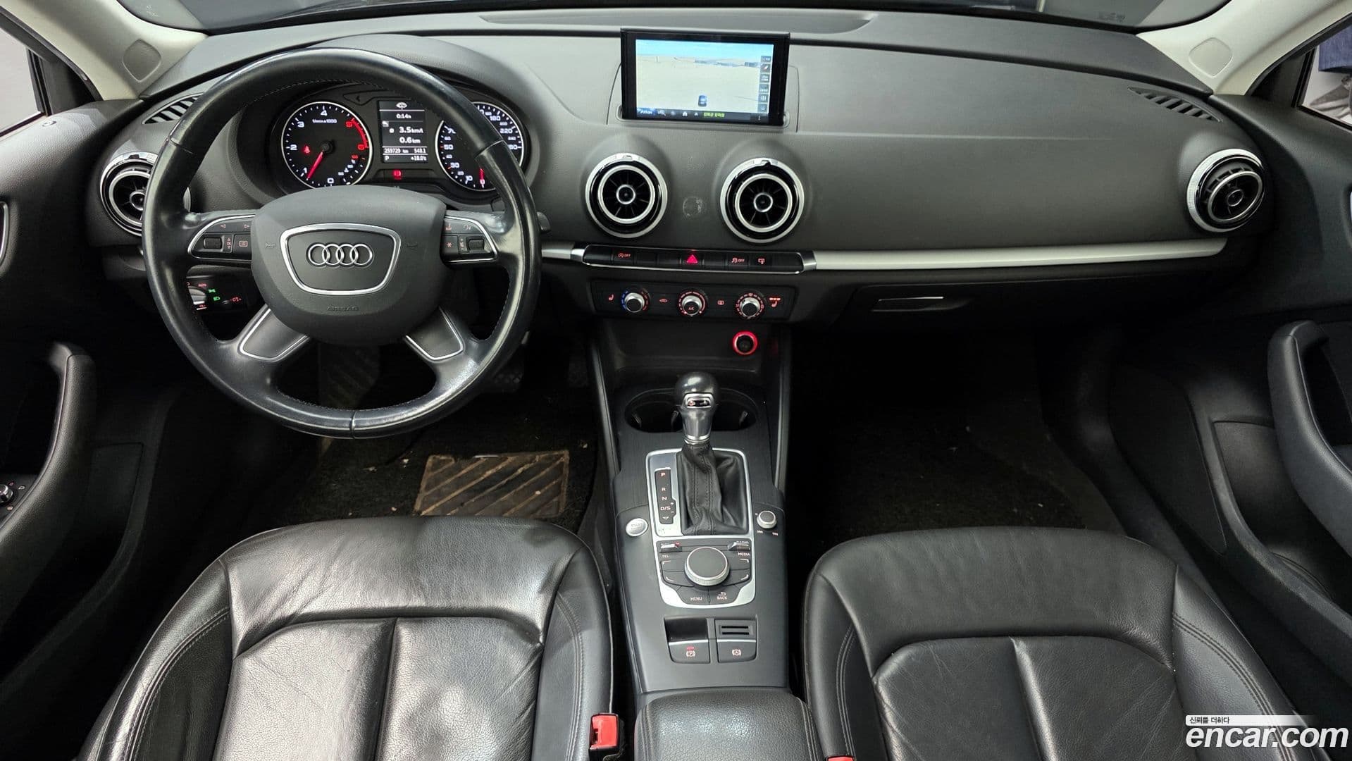 Main__Slider__Photo:A3 Audi 2015.10-6