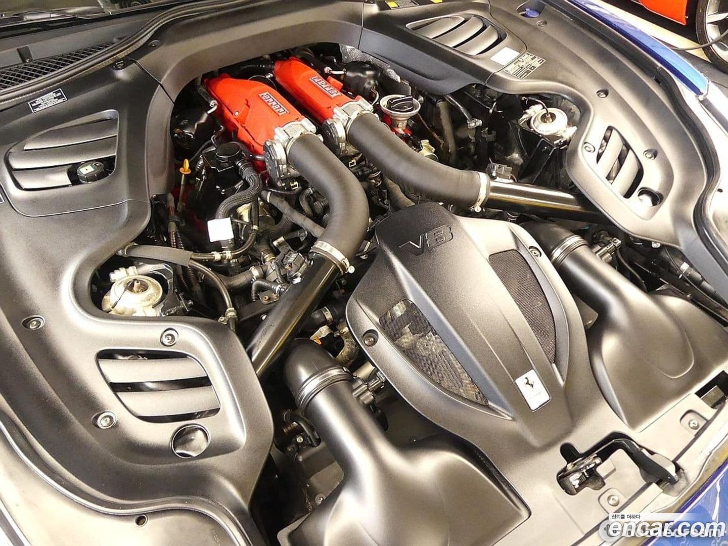 Main__Slider__Photo:GTC4 Lusso Ferrari 2019.10-5