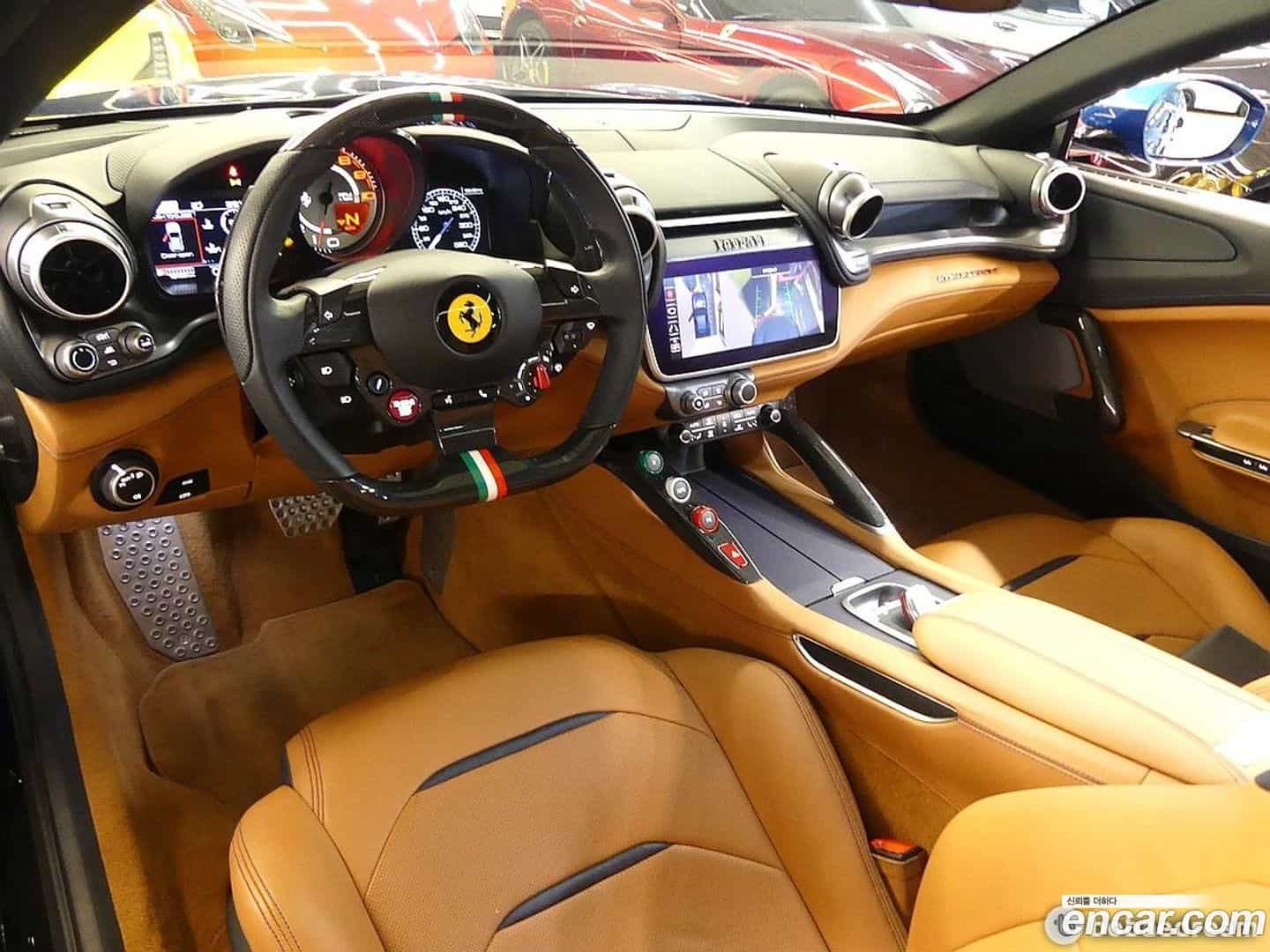 GTC4 Lusso Ferrari 2019.10-INNER-007