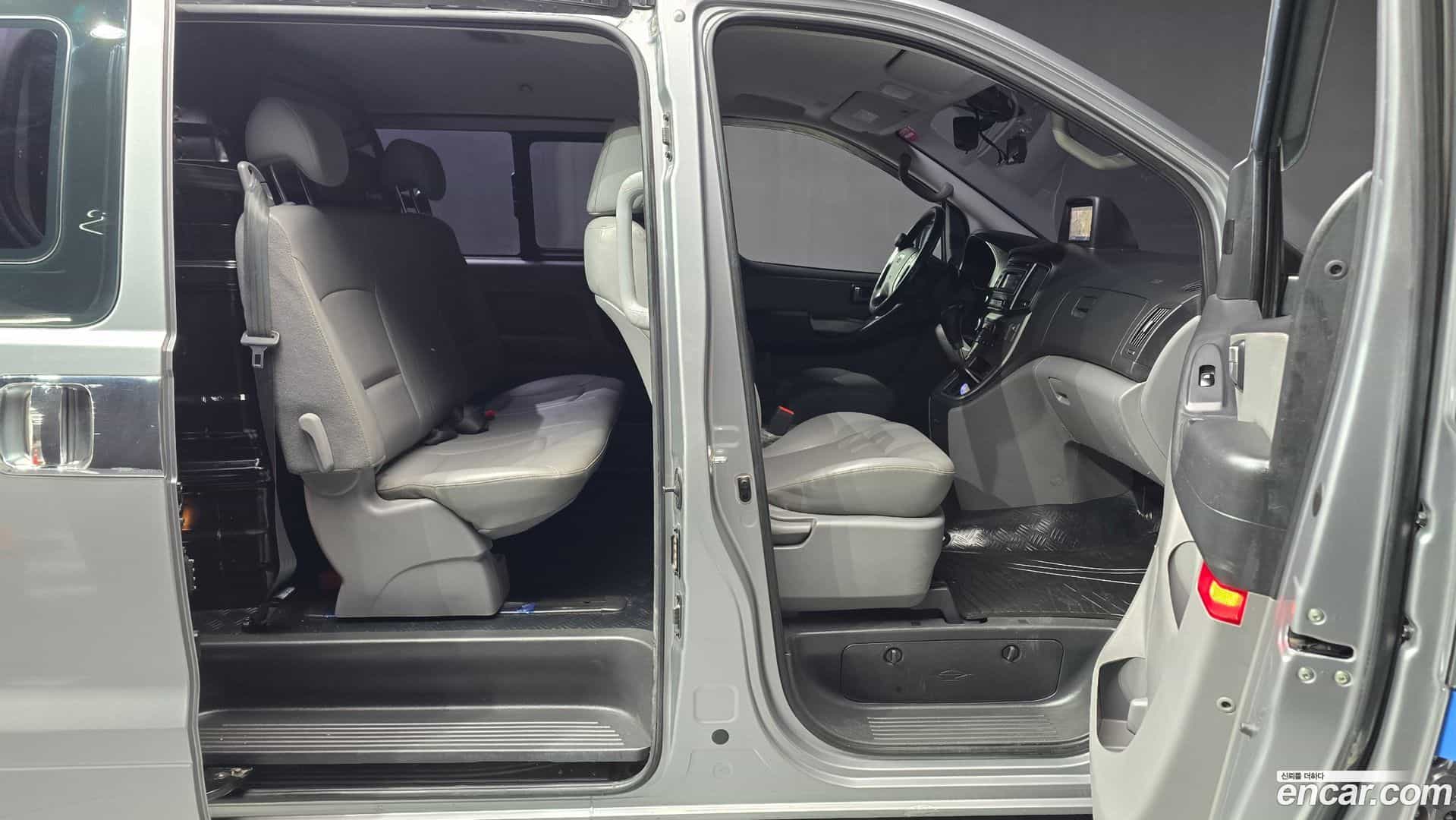 Starex Hyundai 2018.4-OPTION-015